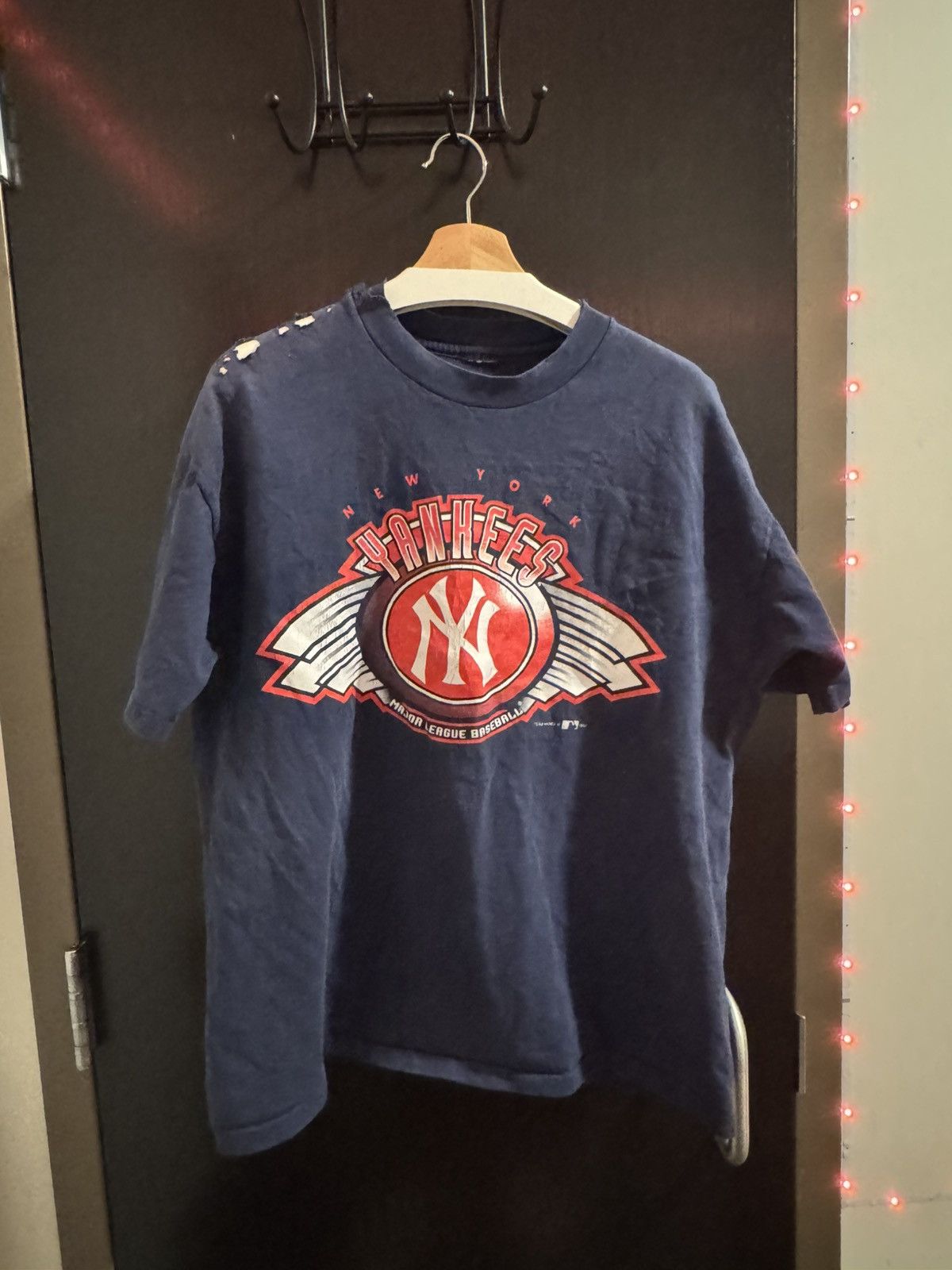 MLB × New York Yankees × Vintage 1997 Team Hanes New York Yankees T-Shirt Size US L / EU 52-54 / 3 - 1 Thumbnail
