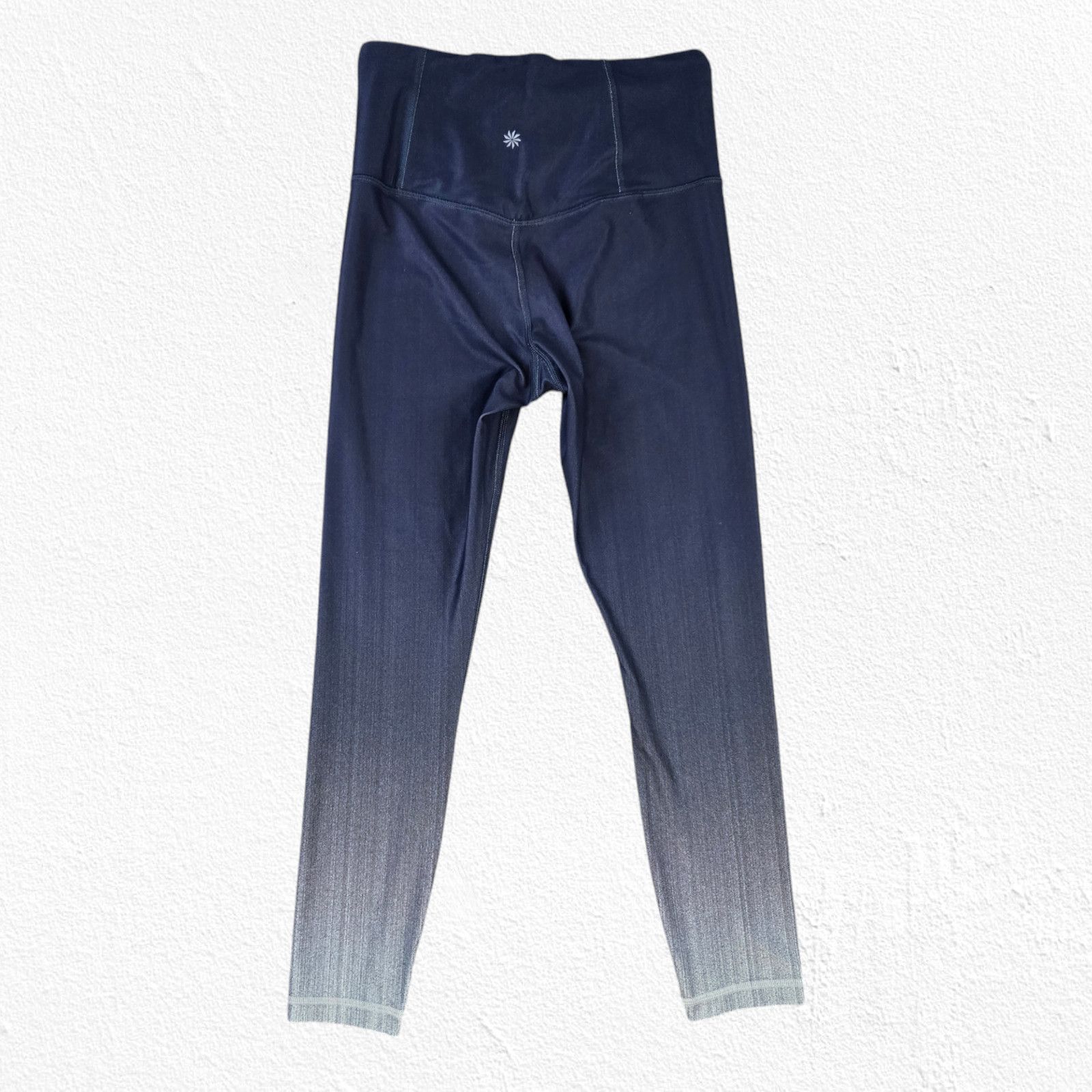 Athleta Athleta Gray Ombre Elation 7/8 Leggings Size Small Size 27" / US 4 / IT 40 - 8 Thumbnail