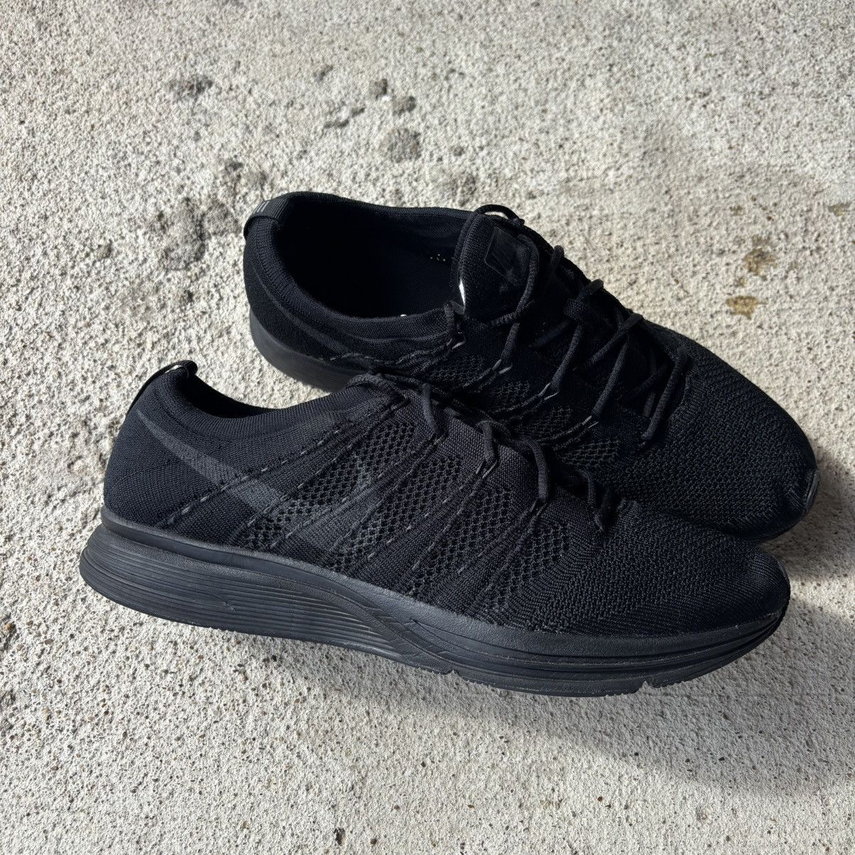 Nike Men's Nike Black Flyknit Trainer Triple Black YeKnit - 10.5 Size US 10.5 / EU 43-44 - 2 Thumbnail