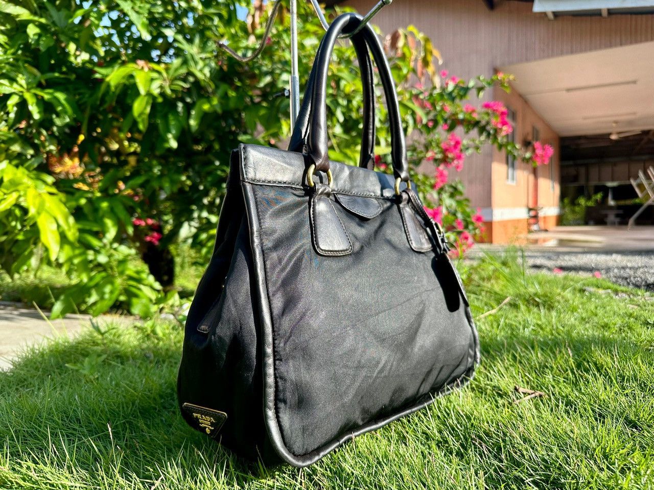 Prada Authentic Prada Tessuto Nylon Medium Frame Nero Tote Bag Size ONE SIZE - 2 Thumbnail