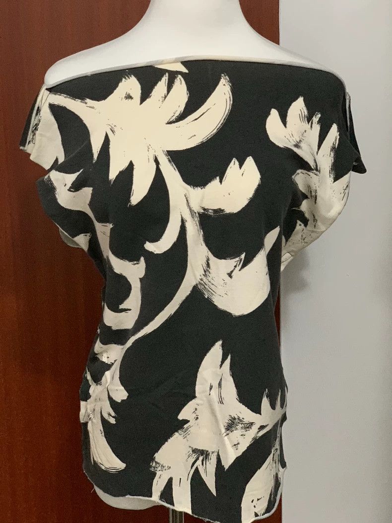 Vivienne Westwood Vivienne Westwood A short-sleeved top with one word Size M / US 6-8 / IT 42-44 - 1 Thumbnail