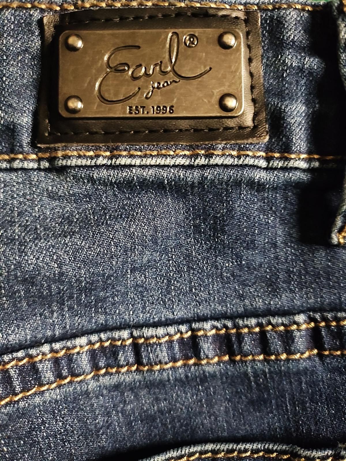 Earl Jeans Women's Capri Jeans with Decorative Trim Size 24" / US 00 / IT 34 - 7 Thumbnail
