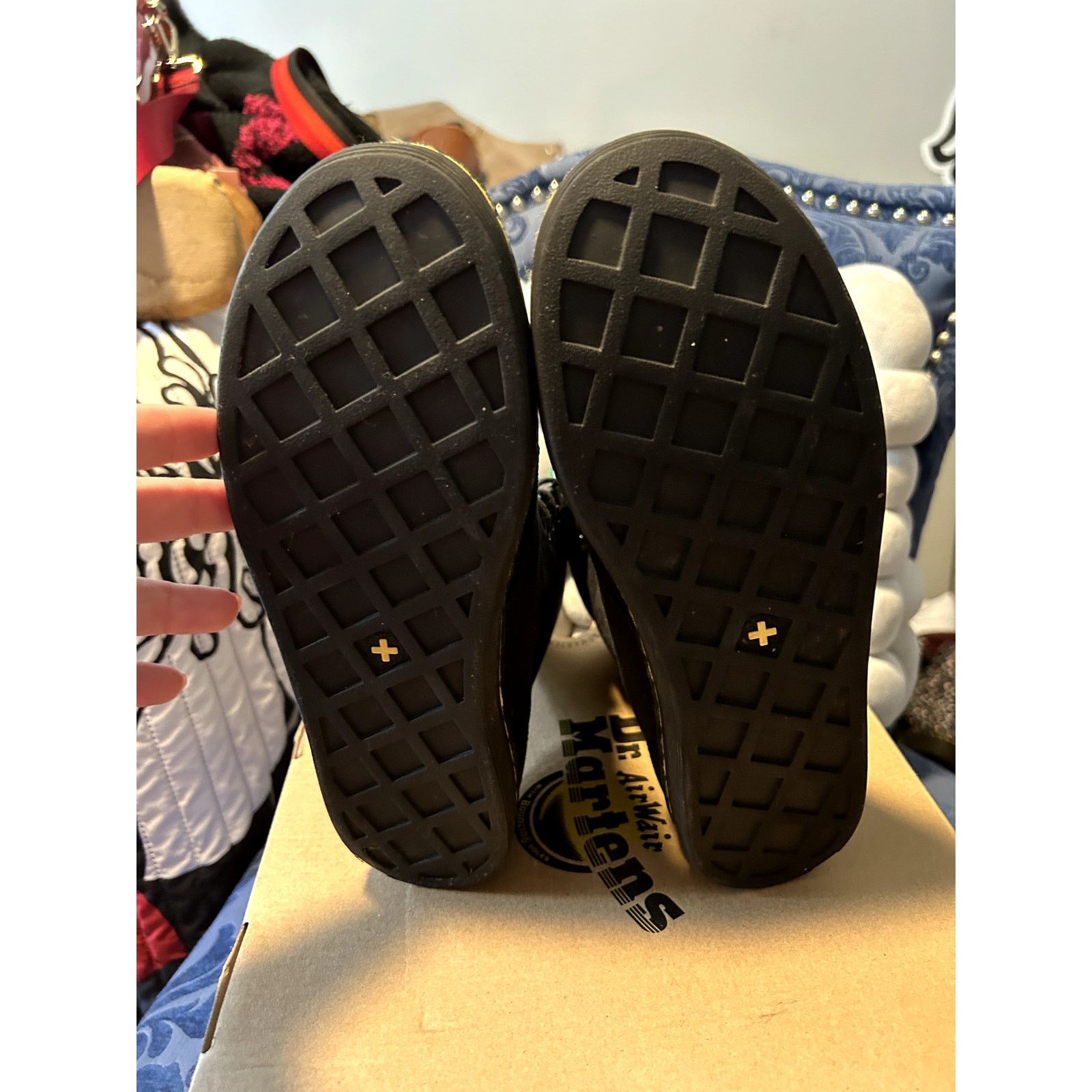 Dr. Martens Dr Martens Stratford Black Rainbow Interior size 7/EU 38 NWT Size US 7 / IT 37 - 8 Thumbnail