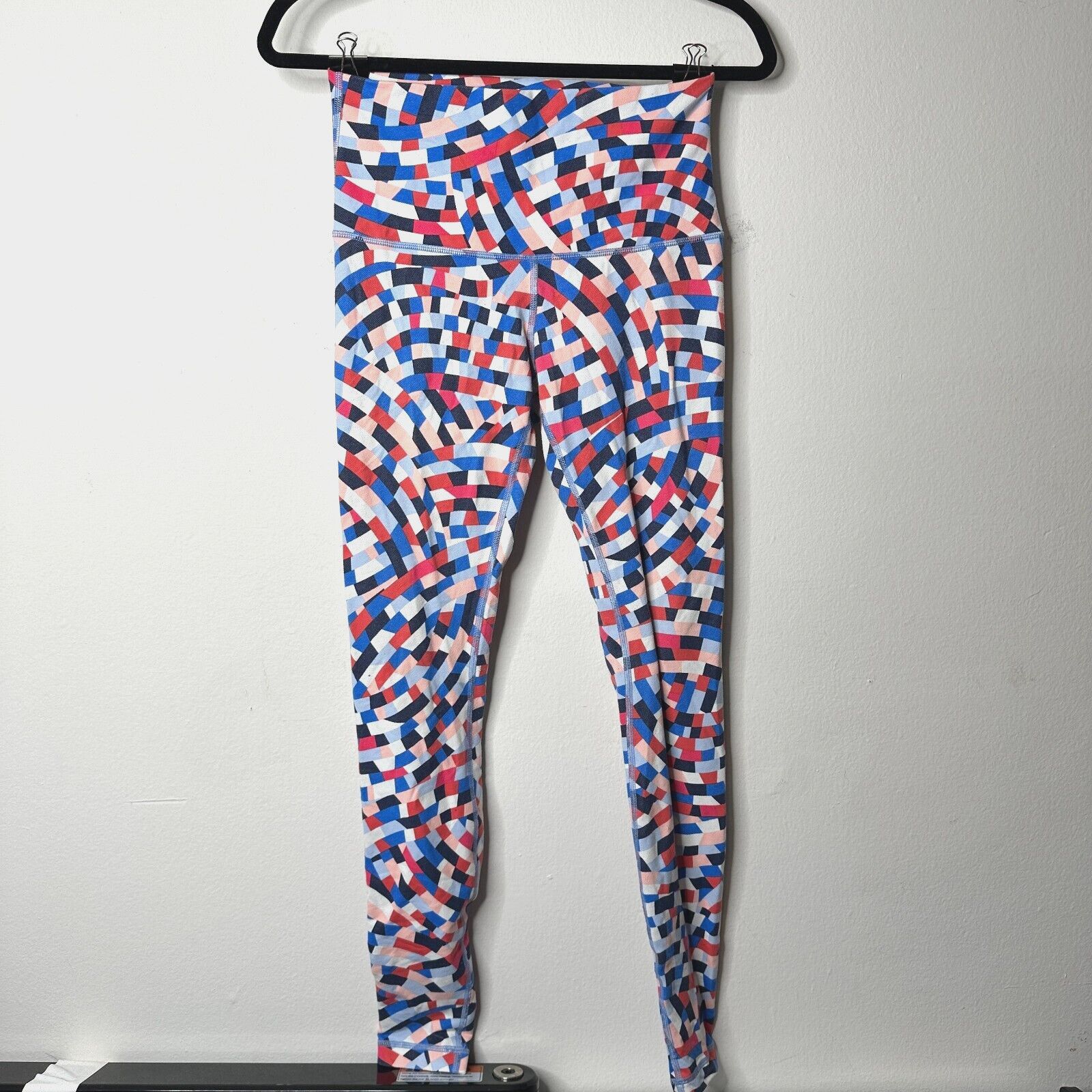 Lululemon Lululemon Wunder Under Multi Blue Red Geometric Leggings 8 Size 30" / US 8 / IT 44 - 1 Thumbnail