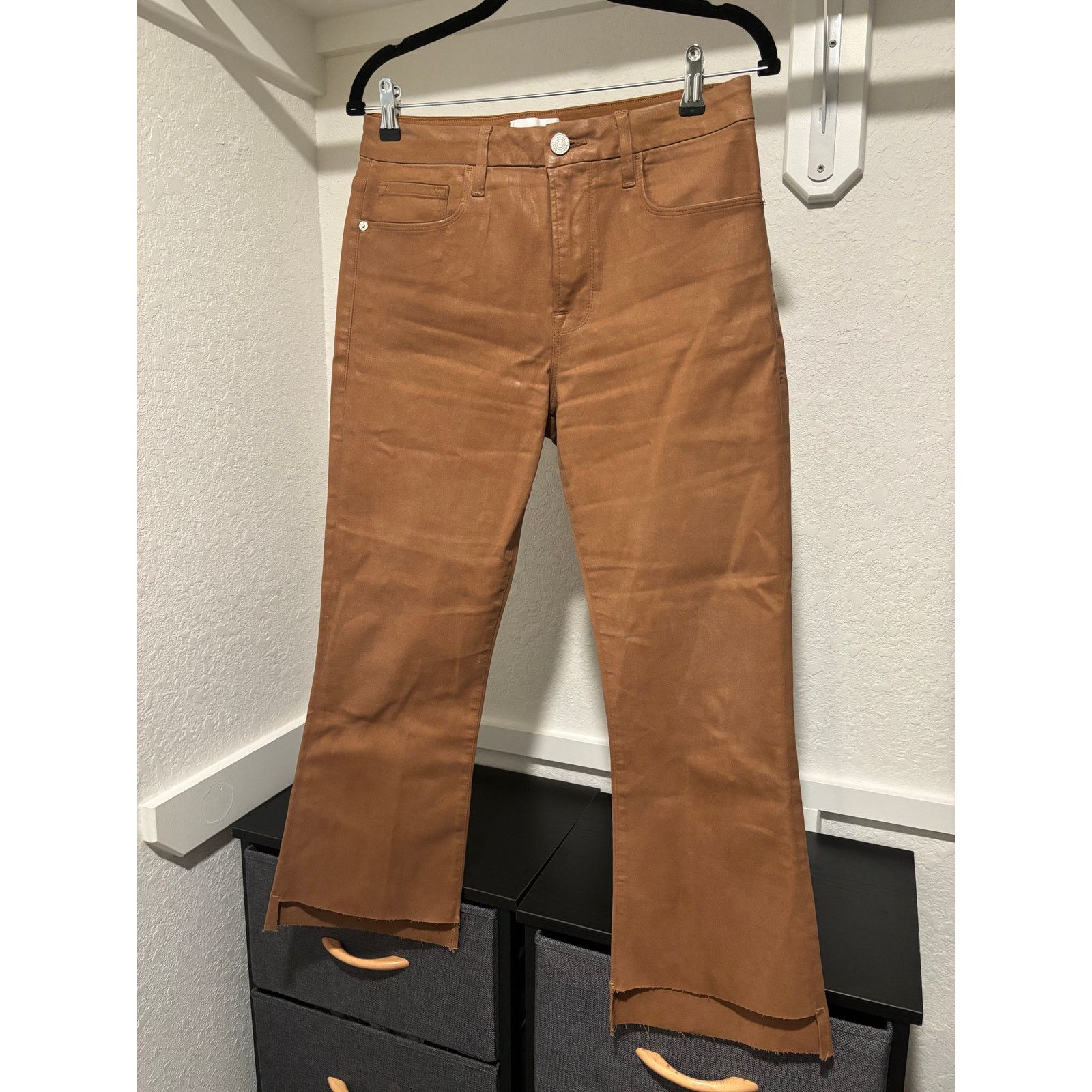 Frame NWOT FRAME LE CROP MINI BOOT IN LATTE Sz 30 Size 30" / US 8 / IT 44 - 10 Thumbnail