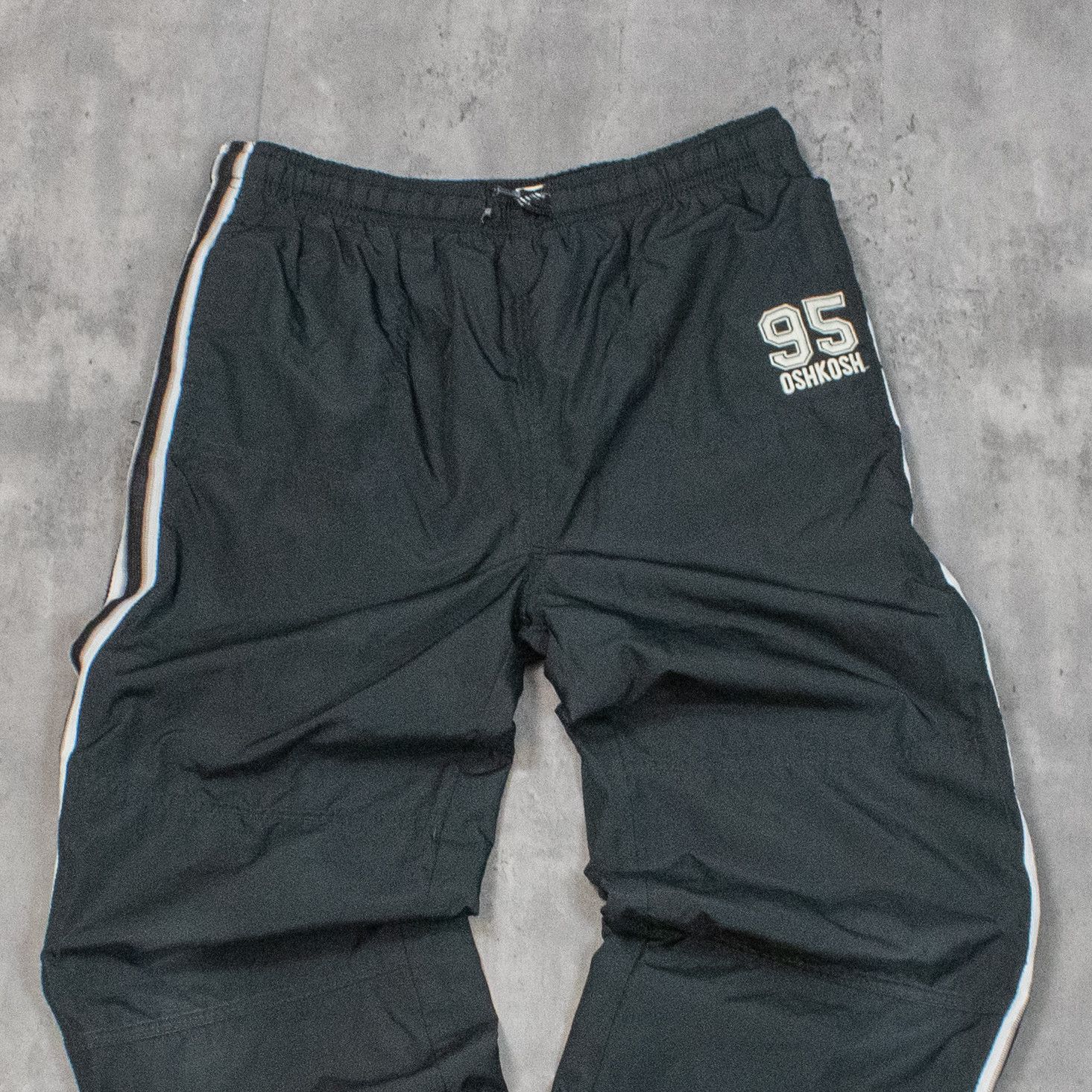 Oshkosh Y2K 00's Osh Kosh Baggy Relax Fit Wide Stripped Track Pant's Size US 26 / EU 42 - 4 Thumbnail