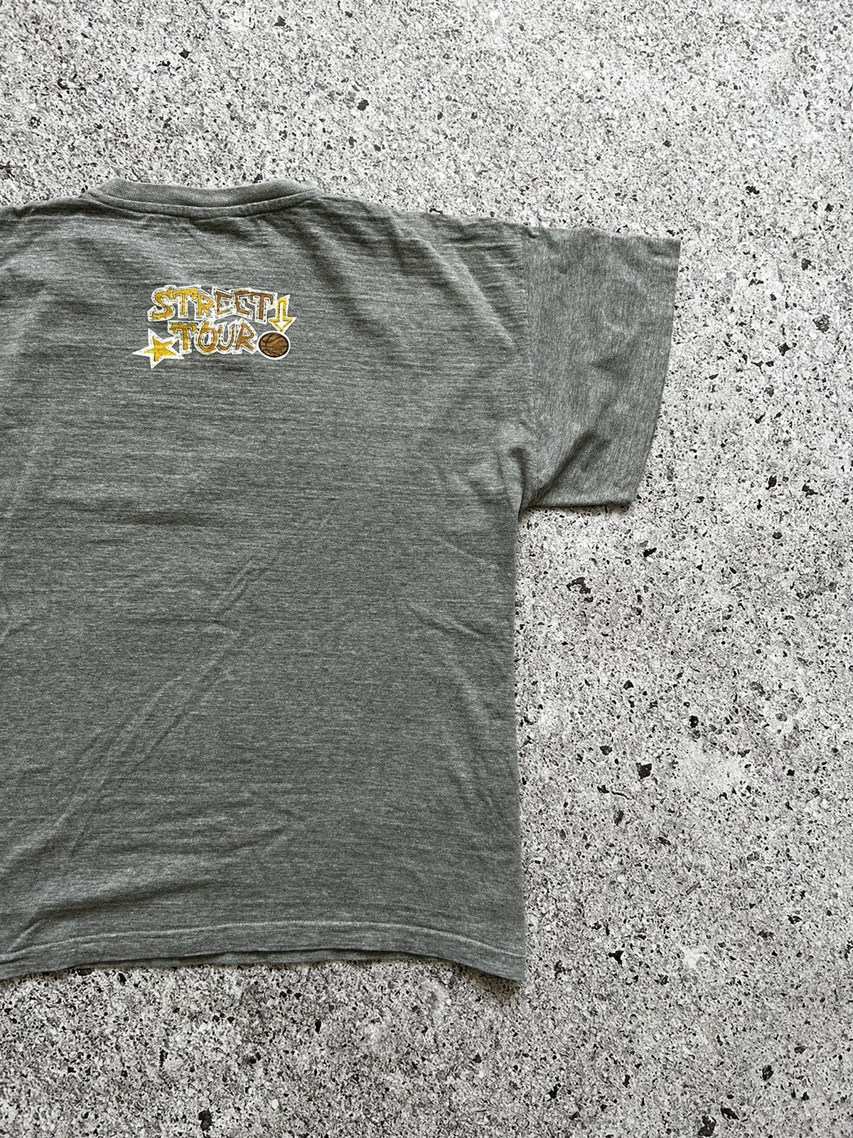 Vintage Vintage 90’s Graphic Tshirt Skateboarder Man with skateboard Size US M / EU 48-50 / 2 - 6 Thumbnail