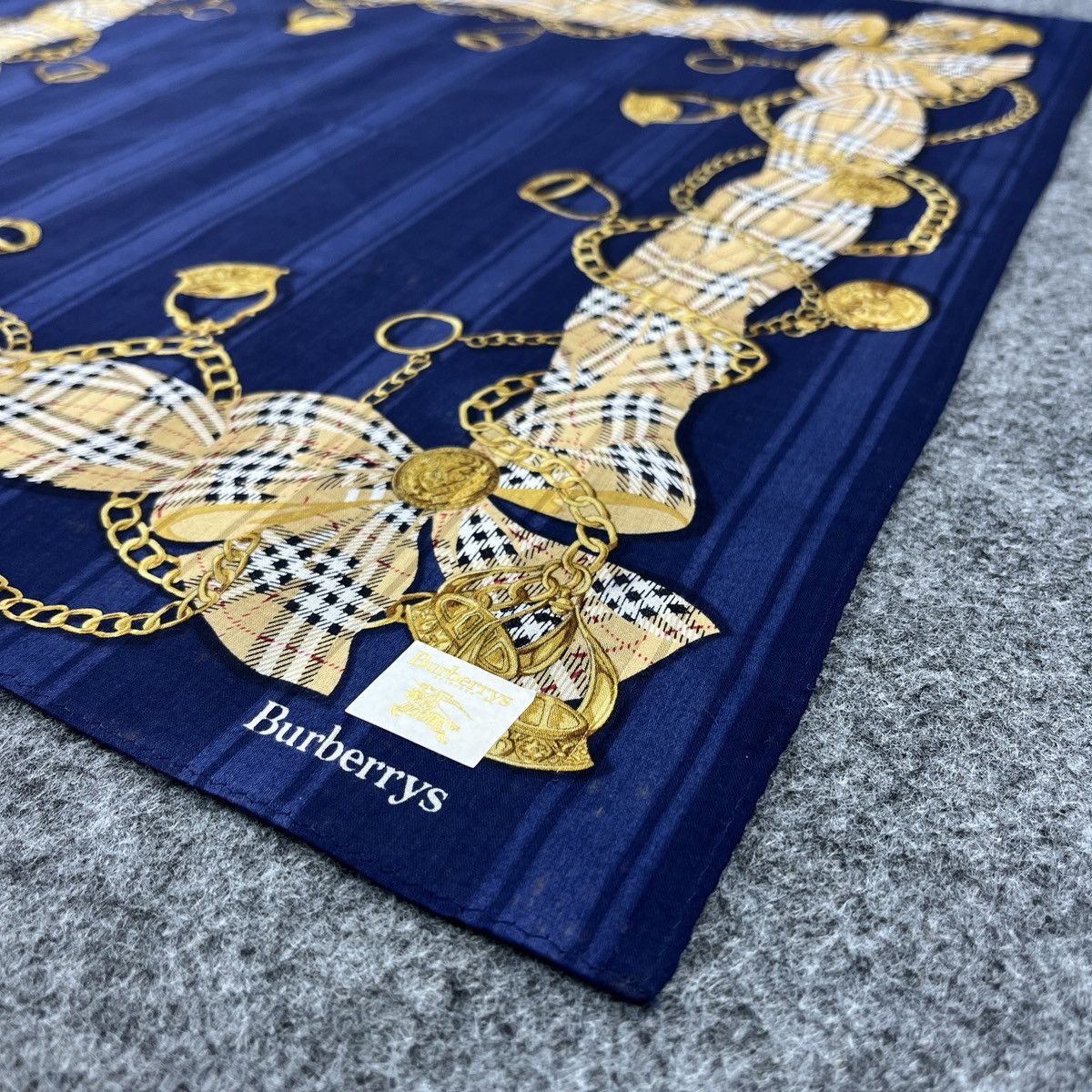 Burberry Burberry Handkerchief / Neckerchief / Headscarf B1740 Size ONE SIZE - 6 Thumbnail