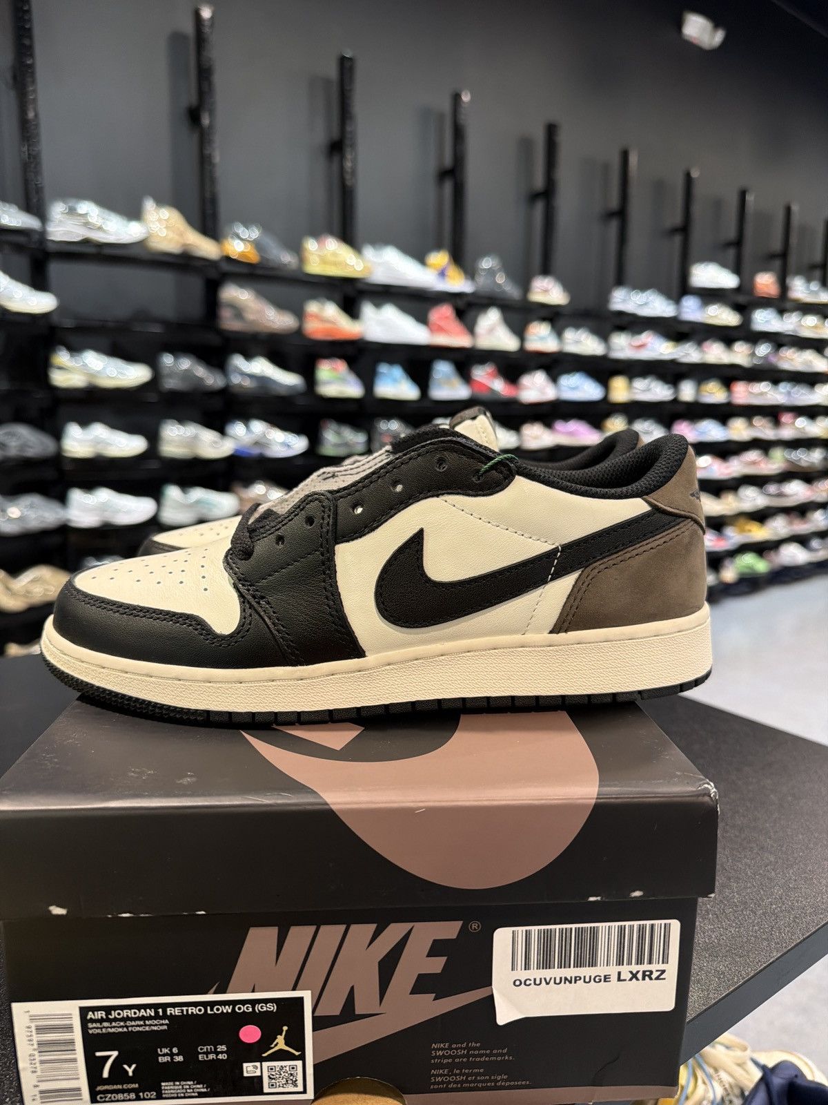 Jordan Brand Jordan 1 Low mocha Size-7y Brand New Quick Shipping Size US 7 / EU 40 - 5 Thumbnail