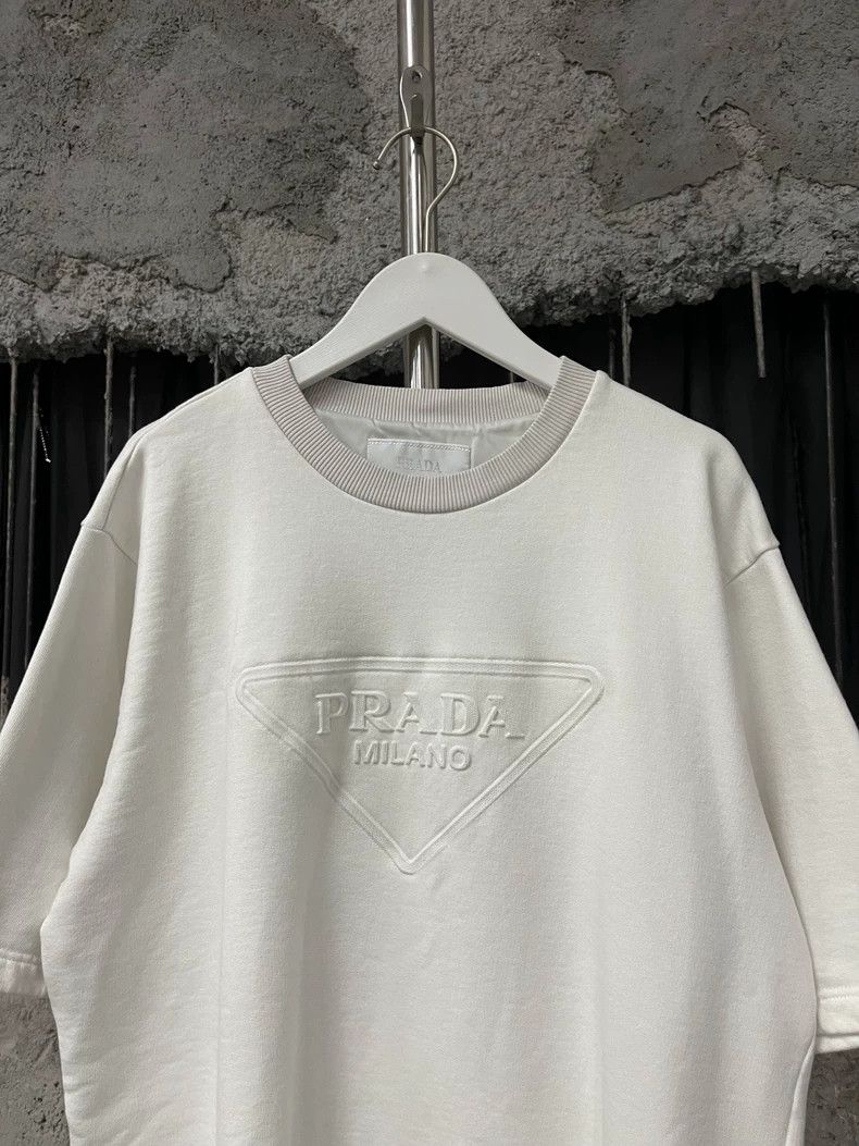 Prada PradaWhite embossed letter logo short sleeves 2503-Nextarro Size US M / EU 48-50 / 2 - 3 Thumbnail