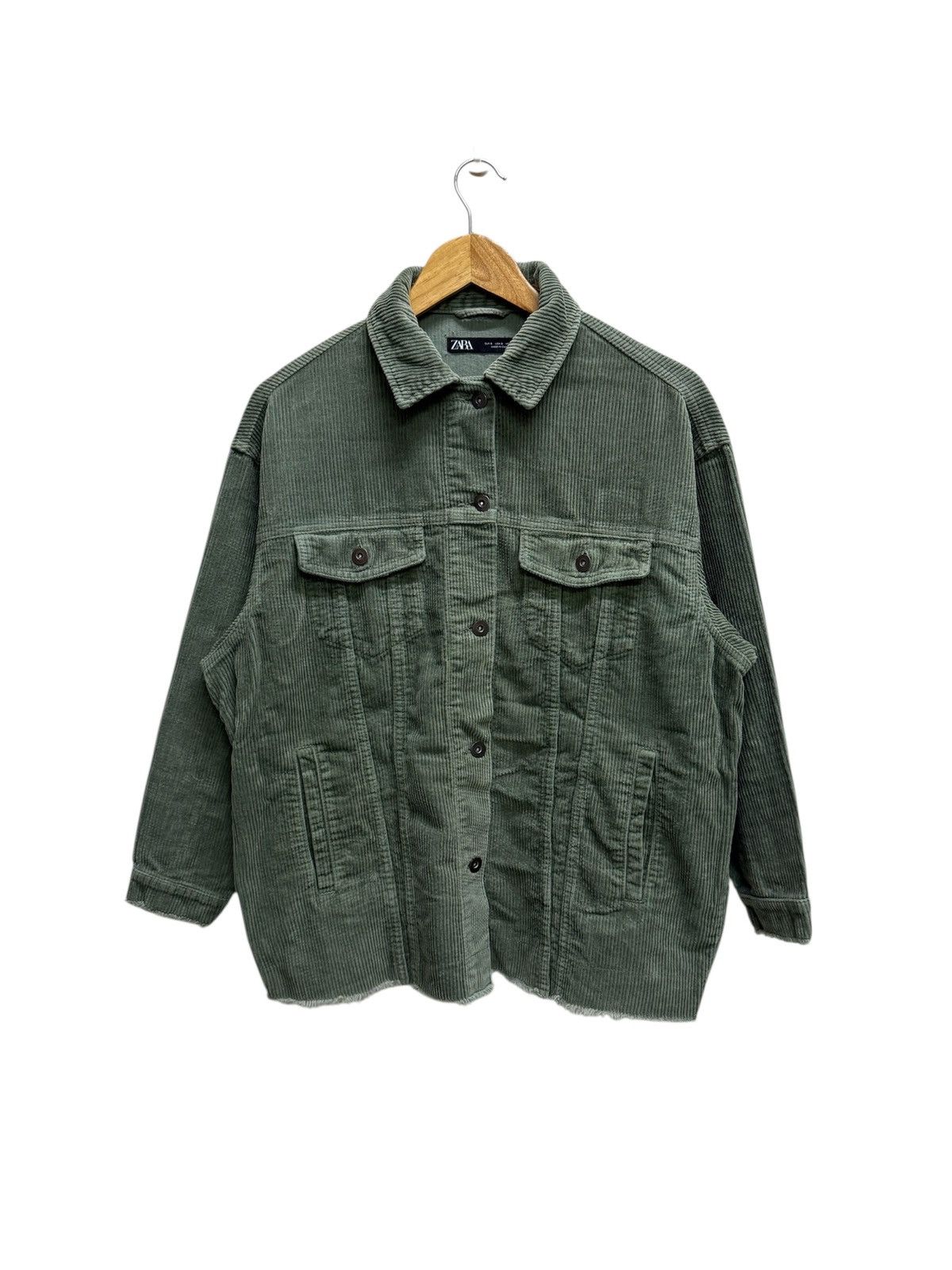 Zara Zara Oversized green corduroy button up shirt with a raw hem Size S / US 4 / IT 40 - 1 Thumbnail