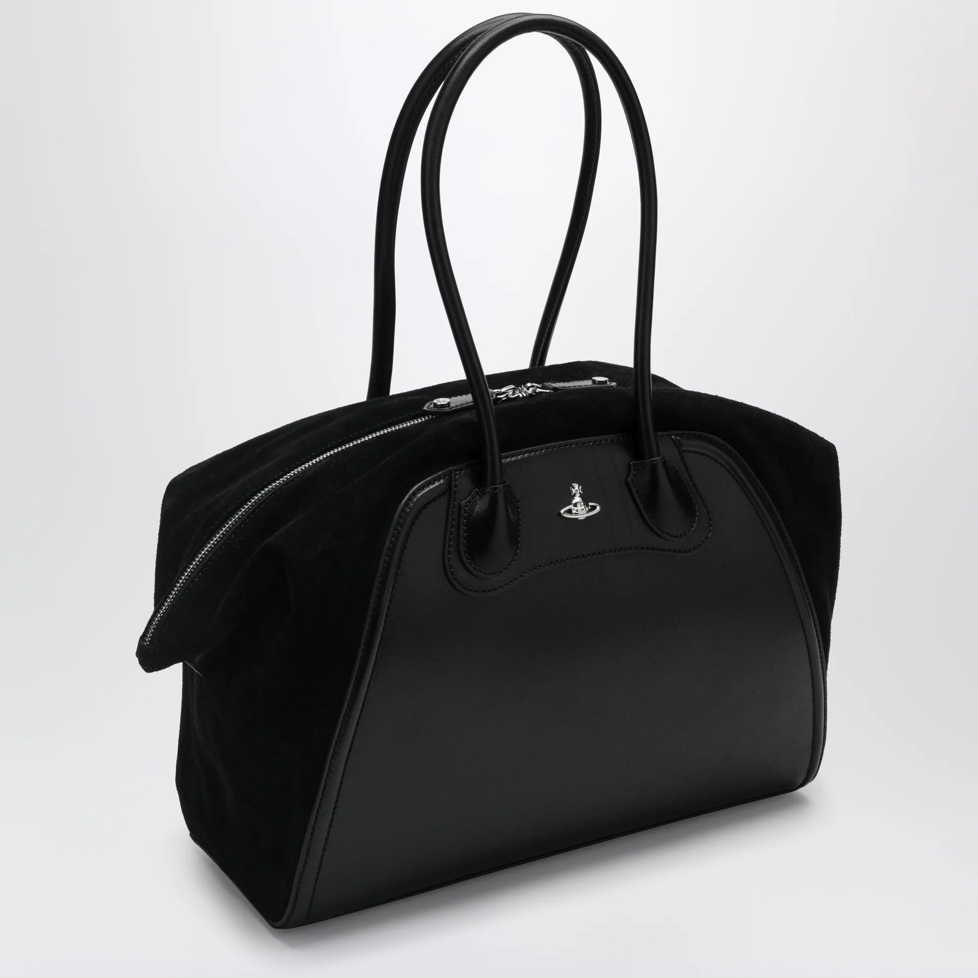 Vivienne Westwood o1d2blof0526 Size: OS / Shirley Duffle Bag in Black Size ONE SIZE - 3 Thumbnail
