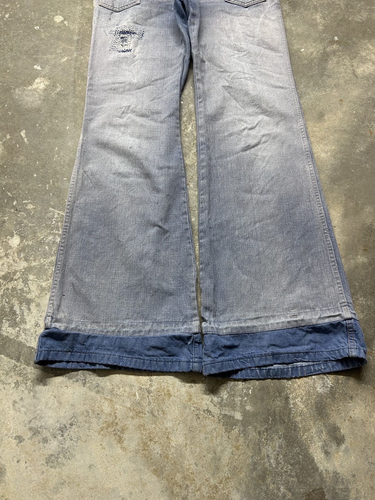 Vintage Vintage 70’s Distressed Denim Bellbottom Flared Jeans Size 28" / US 6 / IT 42 - 3 Thumbnail