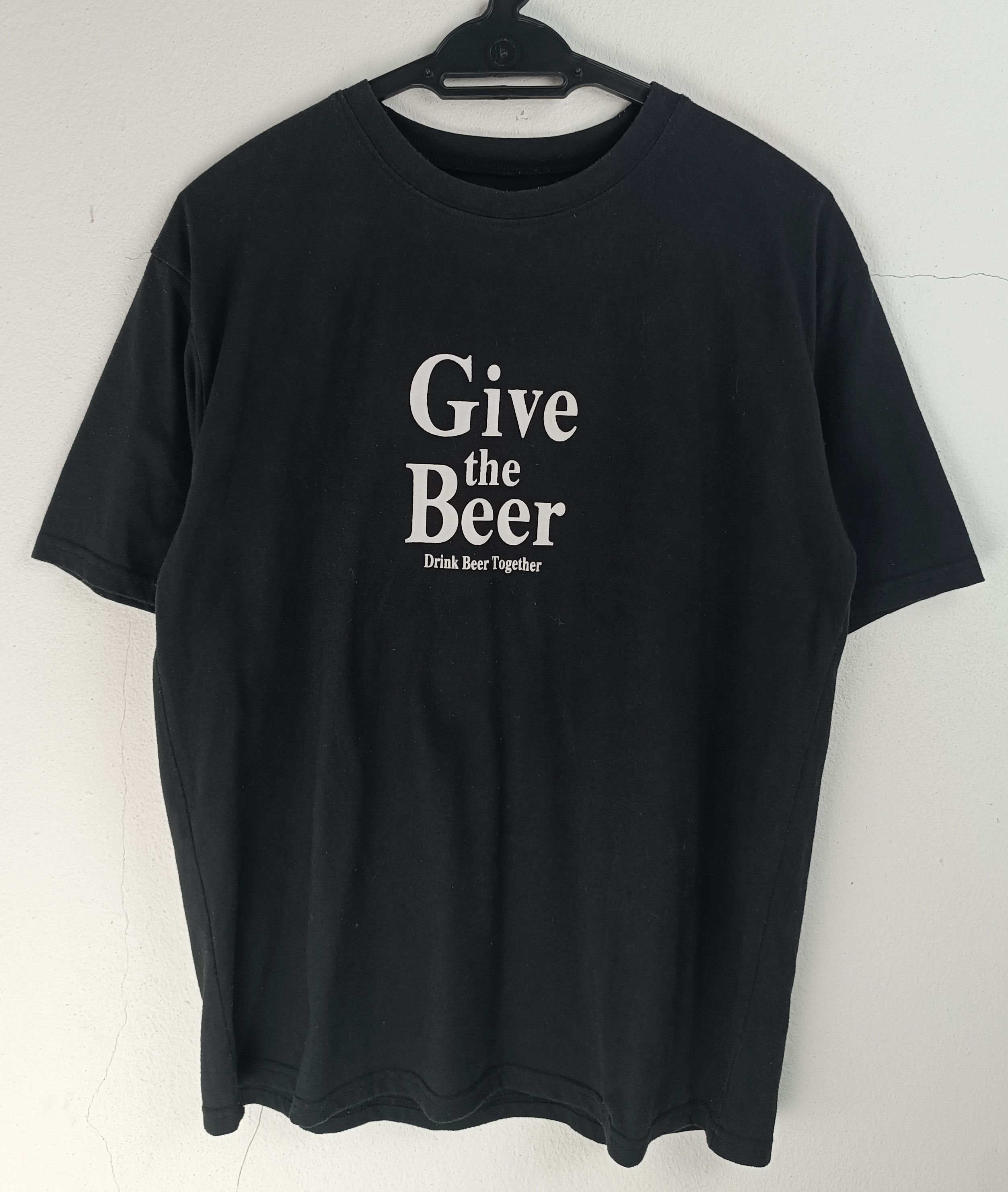 Vintage VINTAGE GIVE THE BEER FUNNY HUMOR ADULT TEE Size US M / EU 48-50 / 2 - 3 Thumbnail