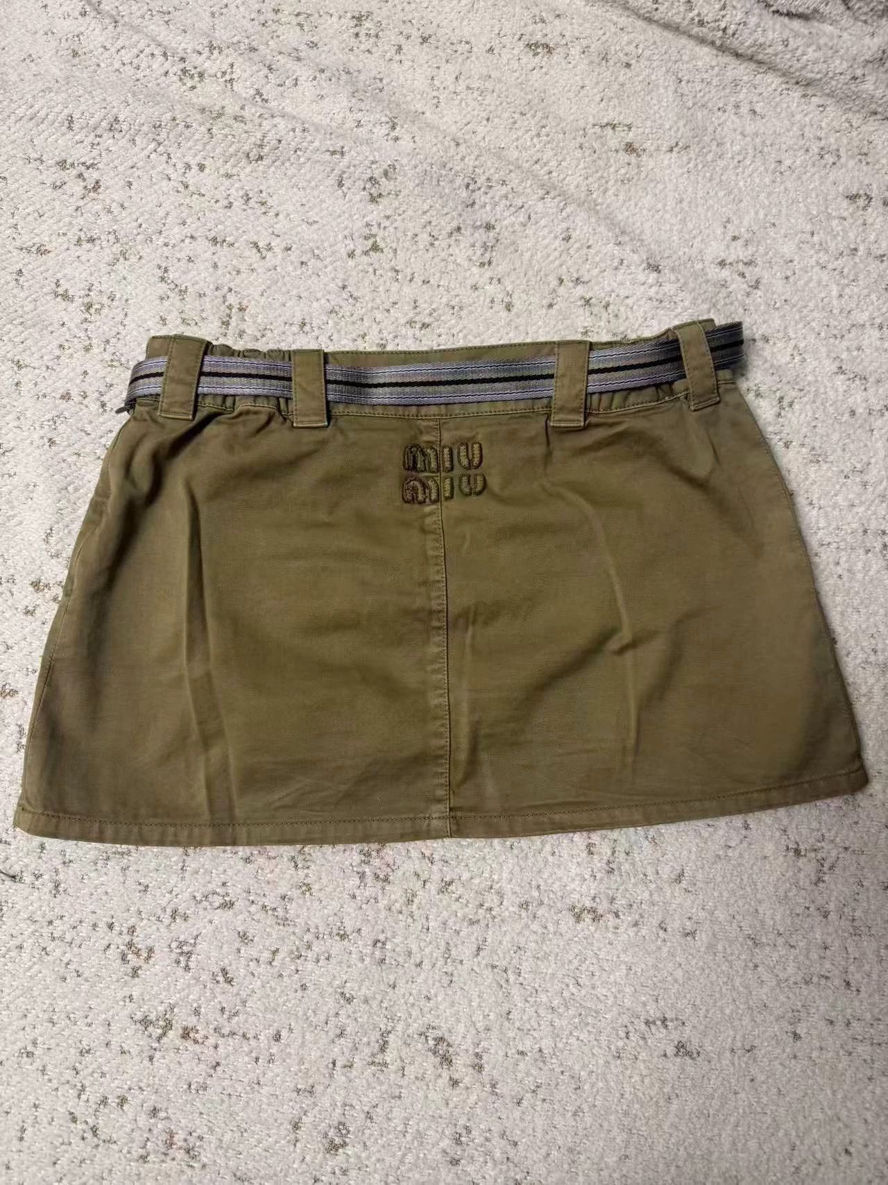 Miu Miu MIU MIU 25 New Workwear Short Skirt (belt film) Size 25" / US 0 / IT 36 - 3 Thumbnail
