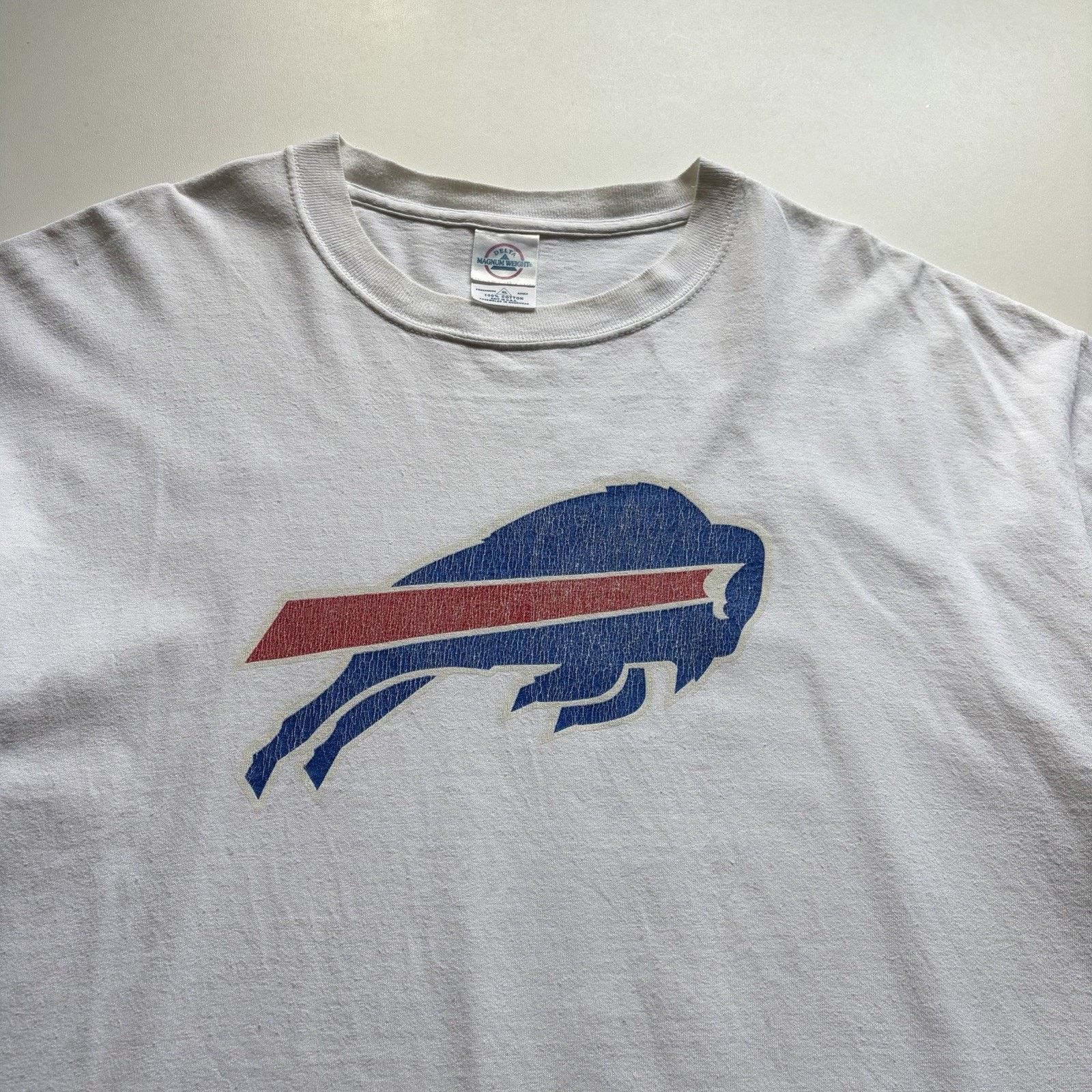 Delta × NFL × Vintage Vintage Buffalo Bills NFL T-Shirt XL White Y2K Delta Cotton Size US XL / EU 56 / 4 - 2 Thumbnail