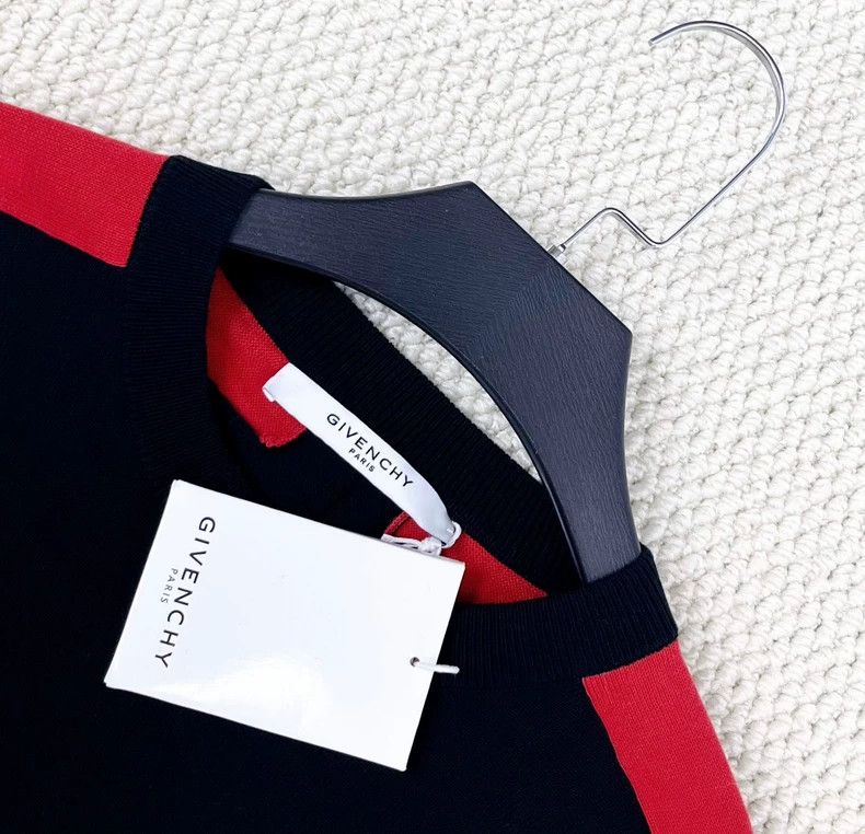 Other Givenchy Black and red striped knit sweater, size M Size US M / EU 48-50 / 2 - 3 Thumbnail