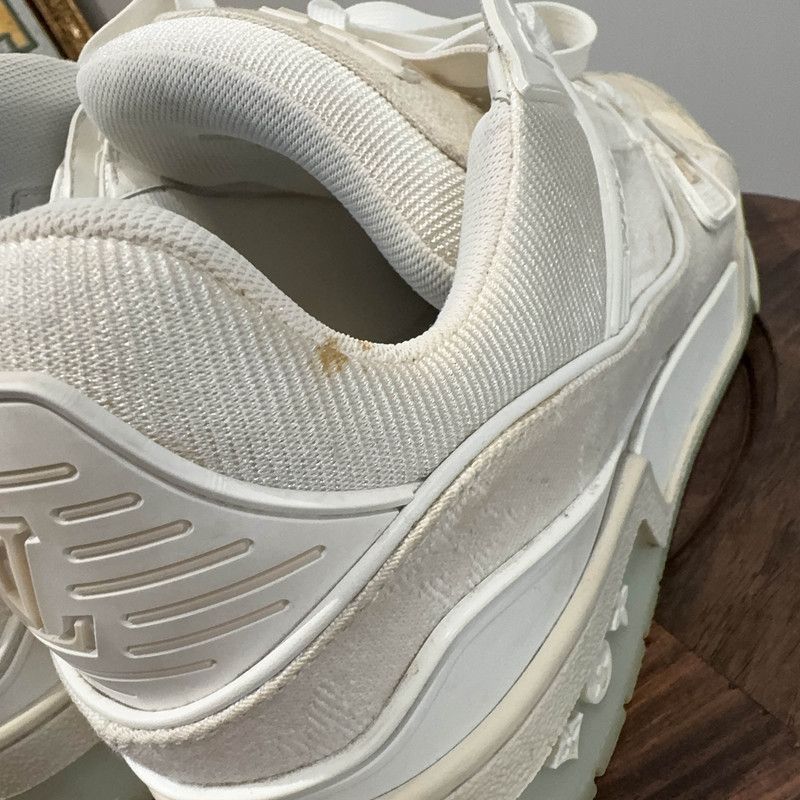 Louis Vuitton Louis Vuitton Classic Logo Trainer Fashion Sneakers - Size US 8.5 / EU 41-42 - 3 Thumbnail
