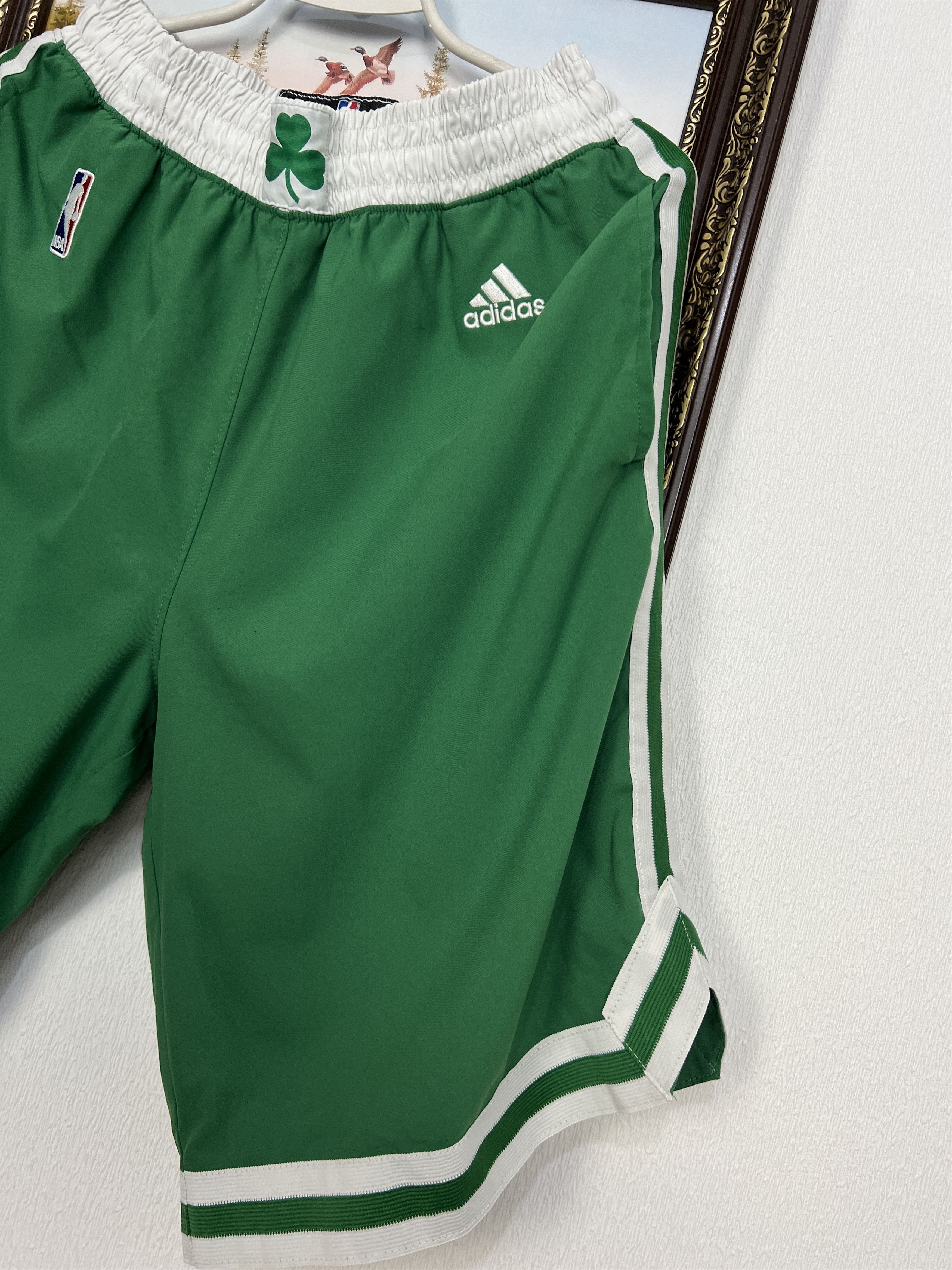Adidas Vintage Adidas Boston Celtics NBA Athletic Shorts Sport Rare Size US 32 / EU 48 - 2 Thumbnail
