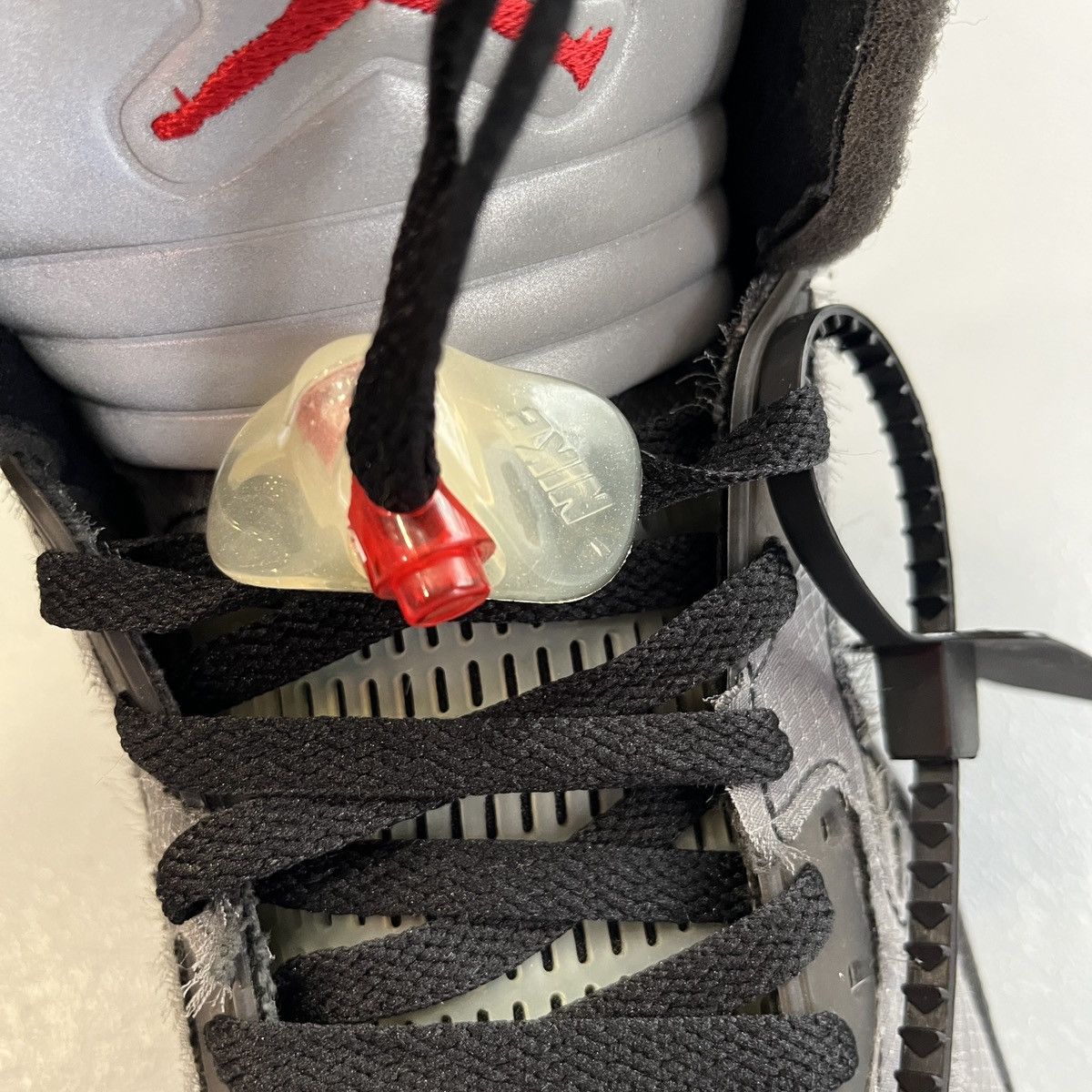 Jordan Brand × Off-White 2020 Jordan 5 Retro Off-White Muslin Size US 12.5 / EU 45-46 - 20 Thumbnail