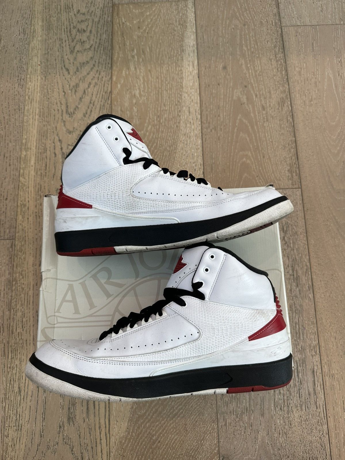 Jordan Brand Jordan 2 Retro OG Chicago 2022 Size US 13 / EU 46 - 5 Thumbnail