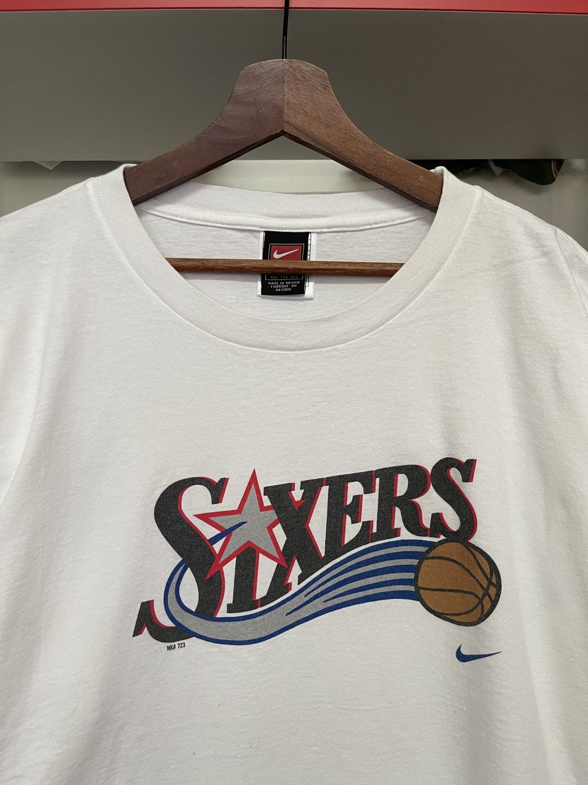 Nike Vintage 90s Nike Sixers 76 Nba Graphic Tee Size US XXL / EU 58 / 5 - 4 Thumbnail