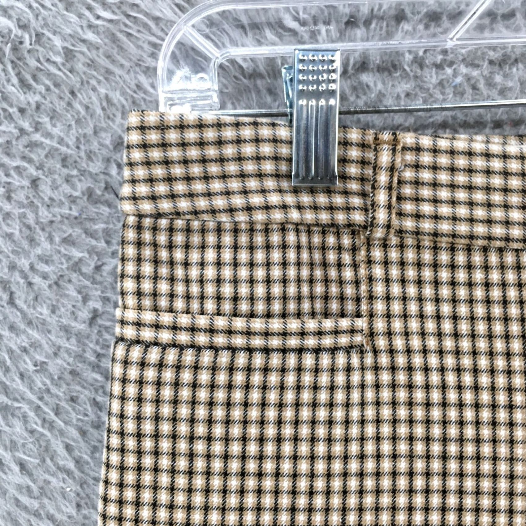 Banana Republic Banana Republic Dress Pants Shirt? Actually Pants Womens 6 Brown Plaid Zip Fly Trouser Dress Pants Banana Republic Women 6 Brown Plaid Zip Fly Size 28" / US 6 / IT 42 - 3 Thumbnail