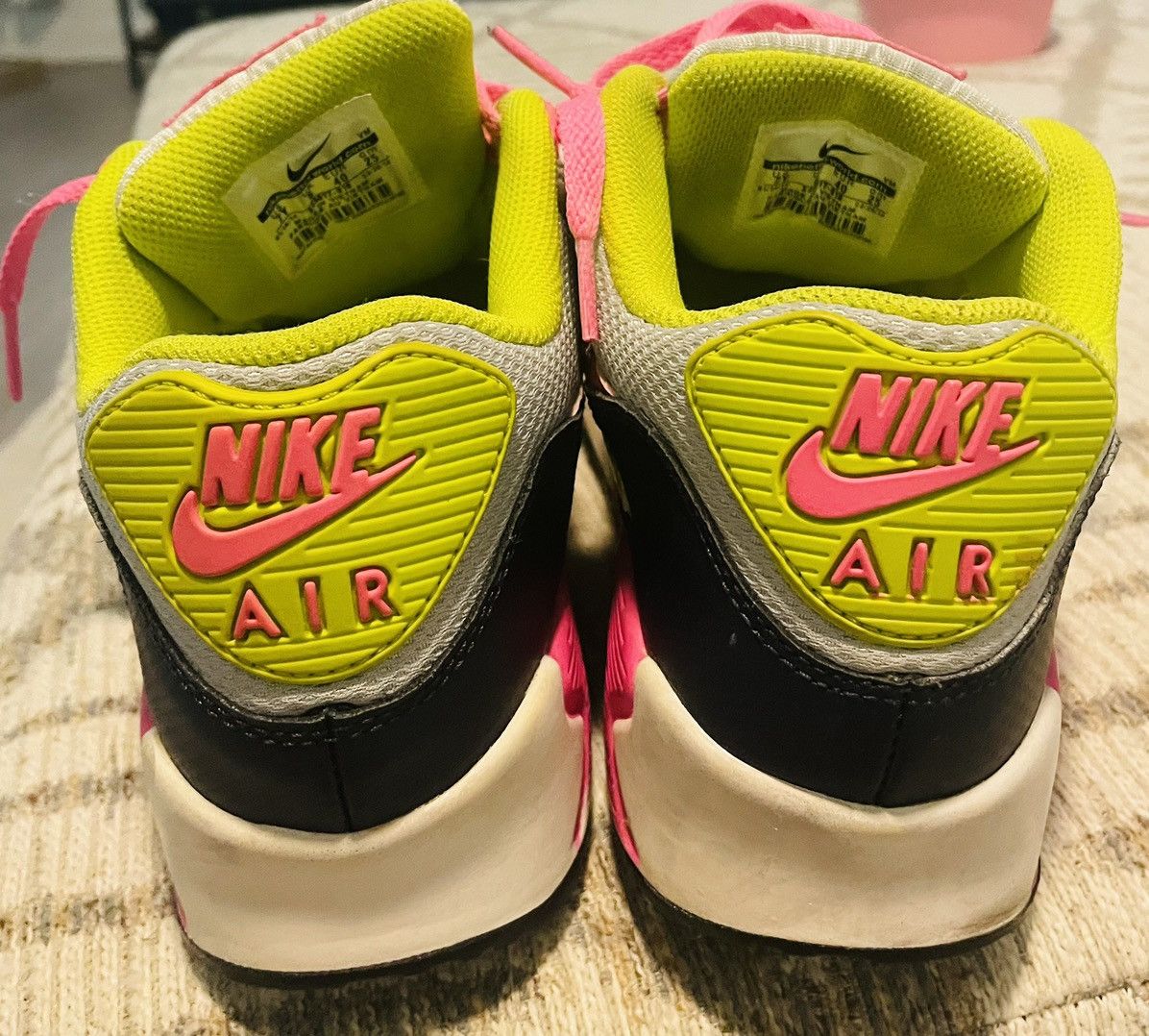 Nike AIR MAX 90 GS 'PINK GLOW VENOM GREEN Size US 8 / EU 41 - 2 Thumbnail