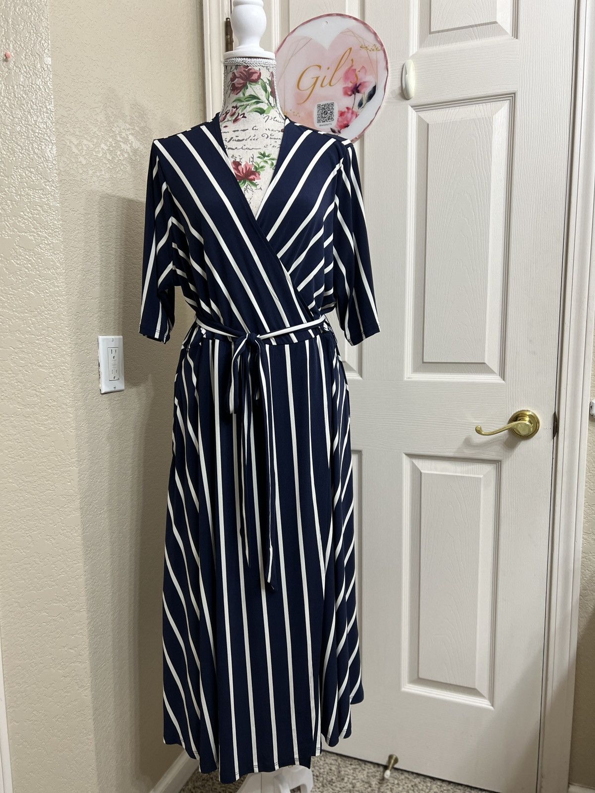 Torrid Torrid navy and white striped dress size 2X Size XXL / US 16-18 / IT 52-54 - 1 Thumbnail
