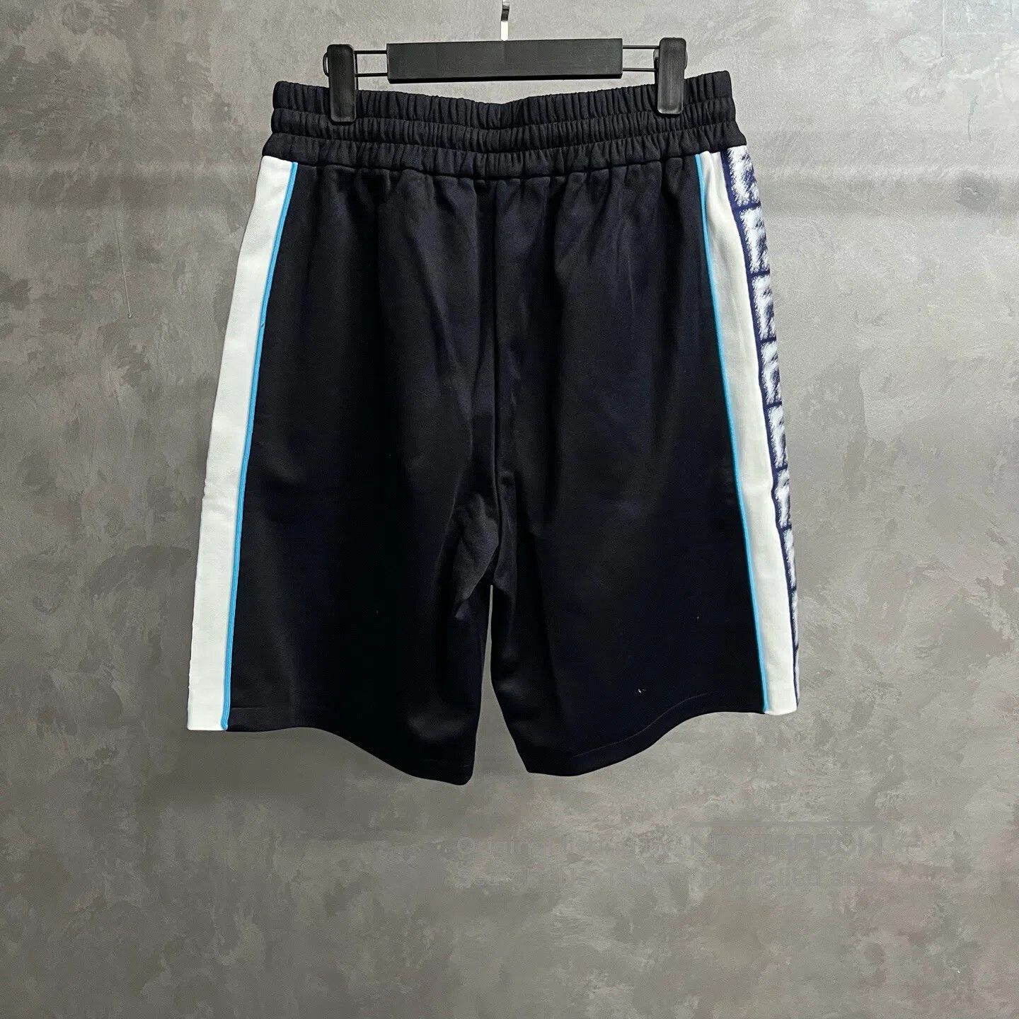 Fendi FENDI size s Side trim strip stamp Leisure shorts| Size US 28 / EU 44 - 2 Thumbnail