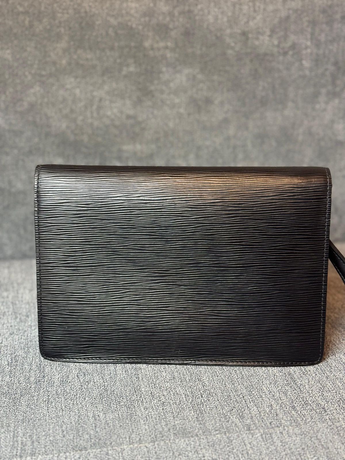 Louis Vuitton LOUIS VUITTON EPI SERIE DRAGONNE CLUTCH BAG Size ONE SIZE - 4 Thumbnail