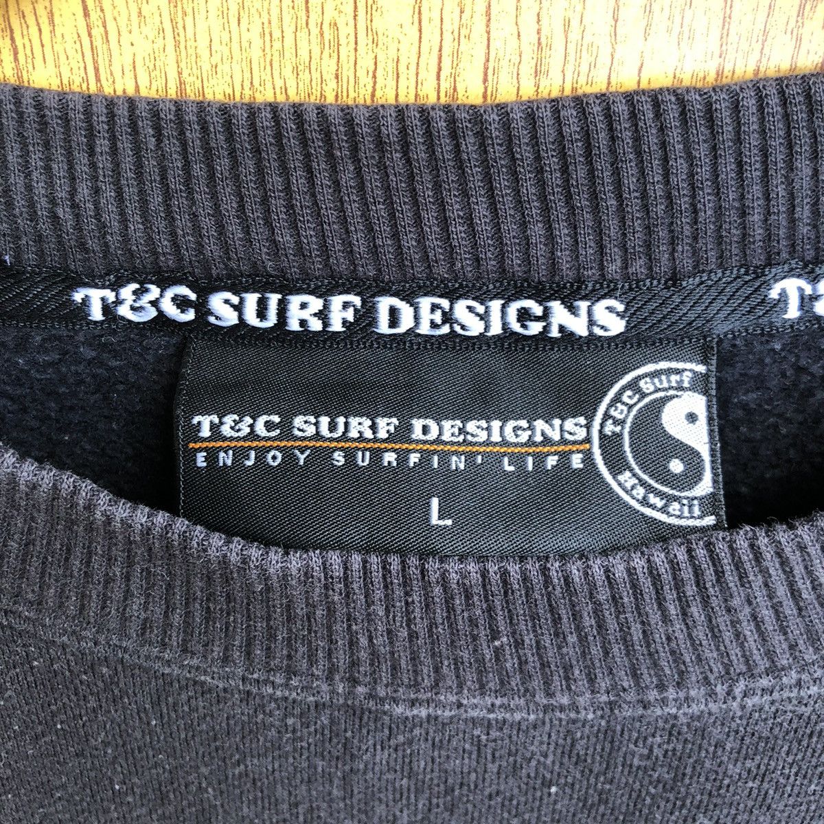 Vintage Vintage T&C Surf Designs Hawaii Sweatshirt Size US L / EU 52-54 / 3 - 6 Thumbnail