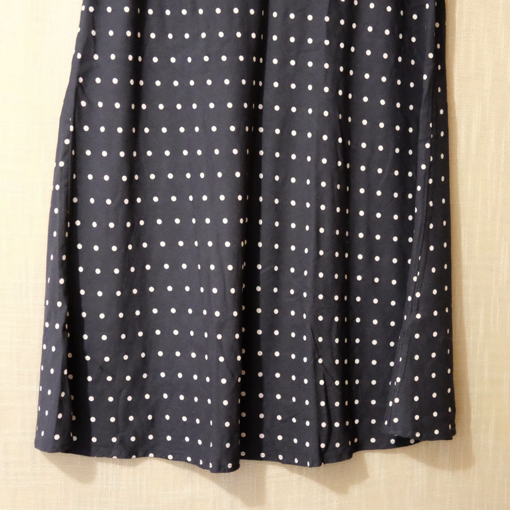 Old Navy Old Navy Midi Skirt Navy w/White Polka Dots 100% Rayon Soft Womens L #H99-13 Size 36" / US 14 / IT 50 - 3 Thumbnail