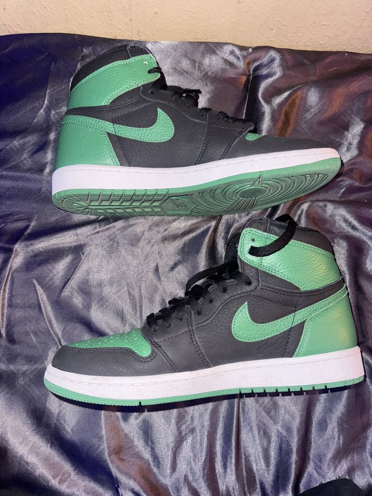 Nike Jordan’s Size US 9.5 / EU 42-43 - 2 Thumbnail