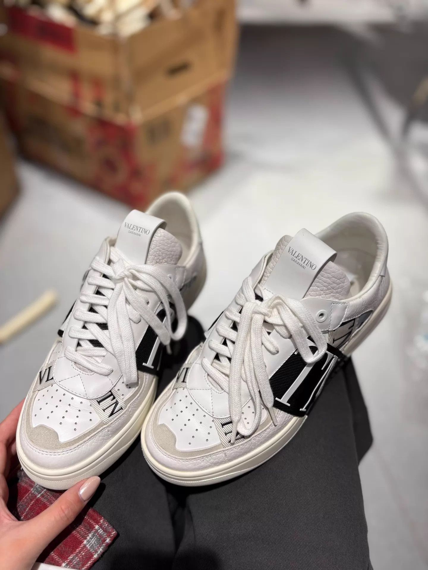 Valentino Valentino Panda Leather Casual Shoes Near New 37.5 Size US 7 / IT 37 - 1 Thumbnail
