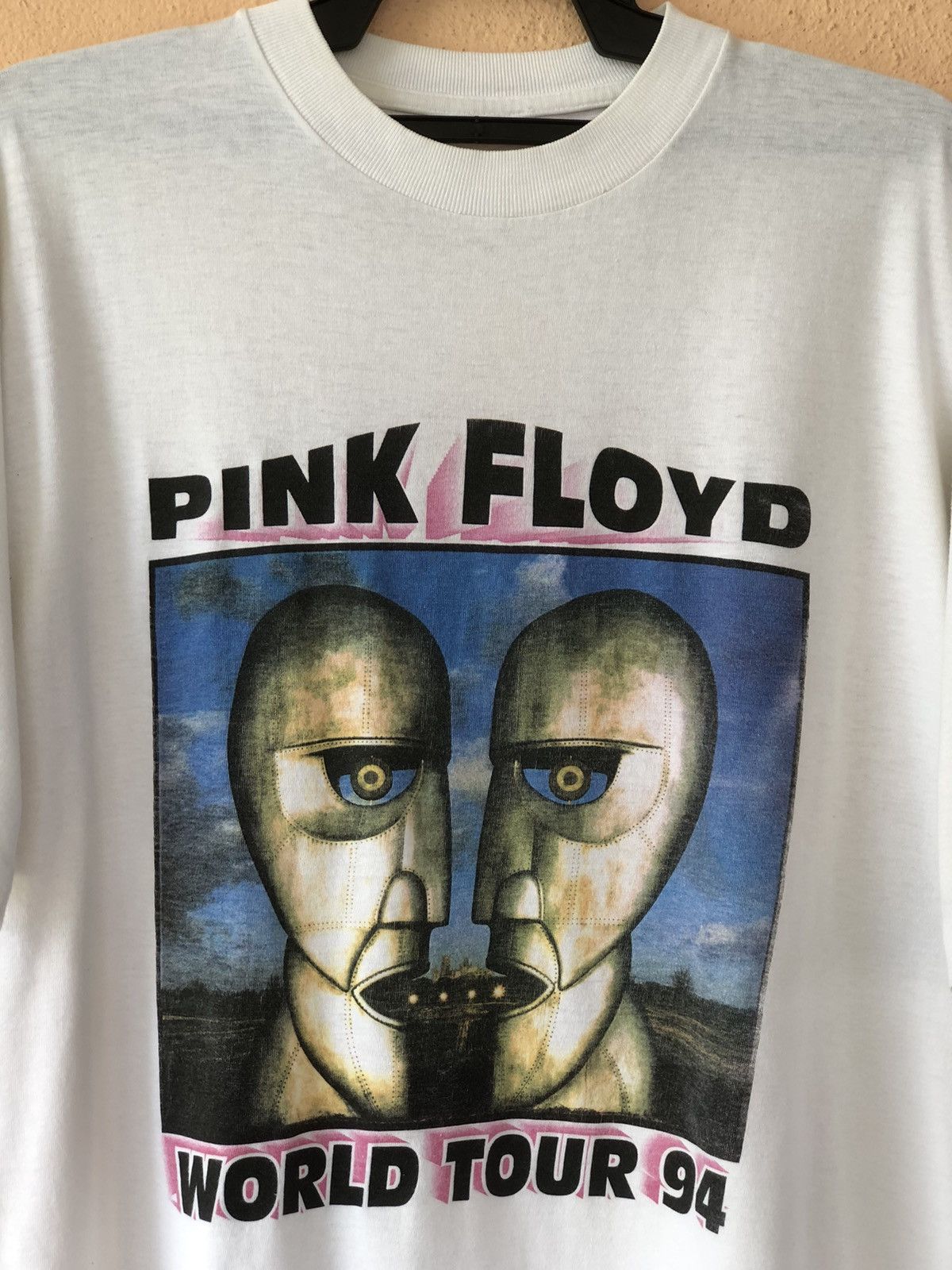 Band Tees × Pink Floyd × Vintage Vintage 90s PINK FLOYD World Tour 94 Band Tee Size US XL / EU 56 / 4 - 2 Thumbnail