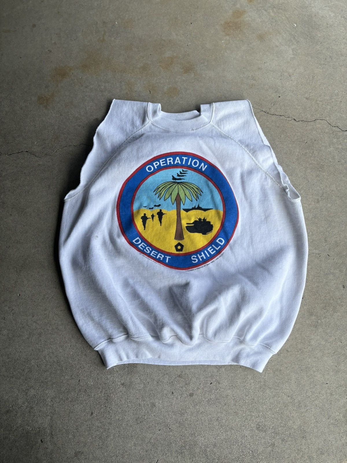 Japanese Brand × Vintage Crazy 90s Faded Desert Shield Boxy Grunge Archive Cut Crew Size US L / EU 52-54 / 3 - 1 Thumbnail