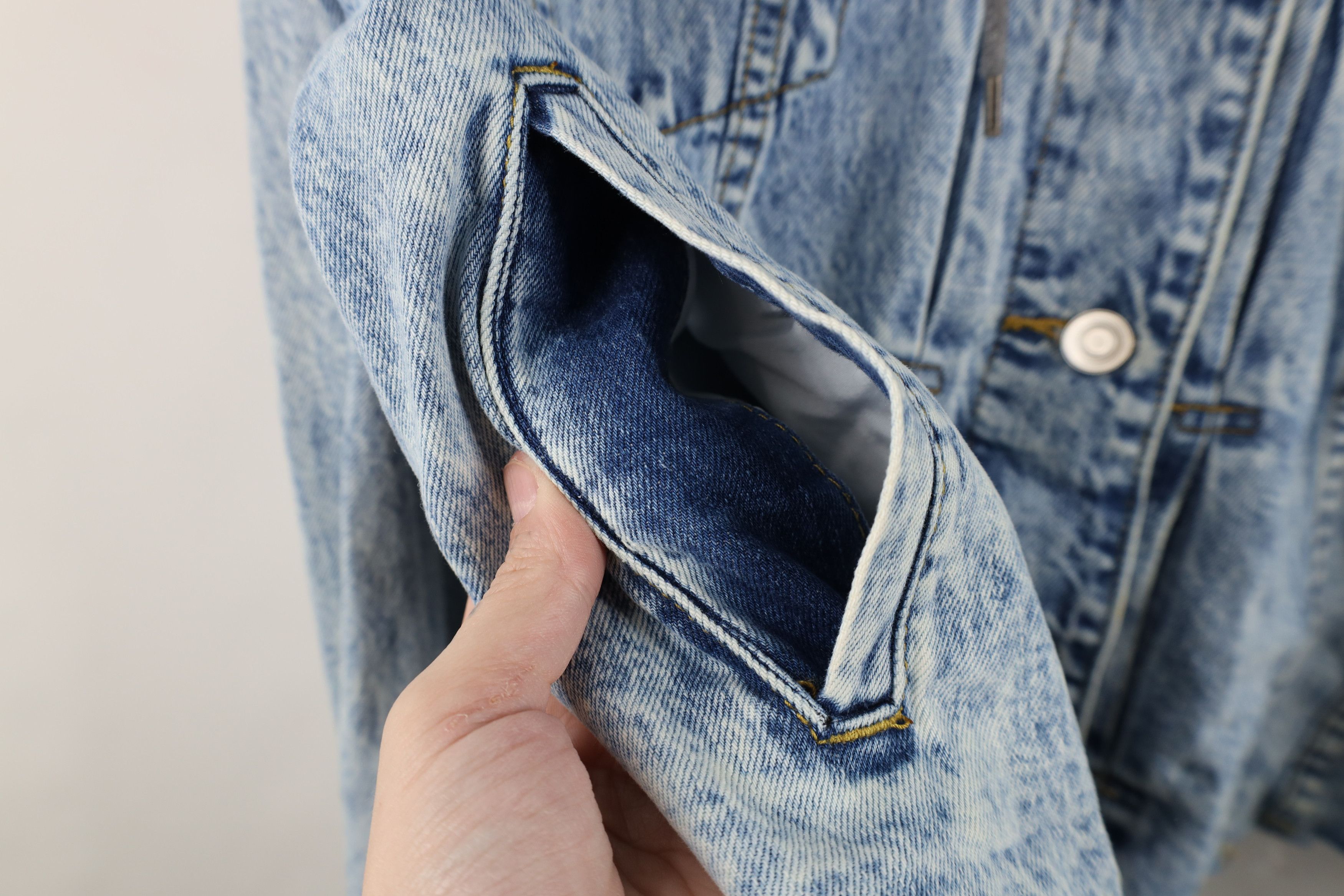 Vintage Buckle BKE Off Cropped Acid Wash Hooded Denim Trucker Jacket Size L / US 10 / IT 46 - 12 Thumbnail