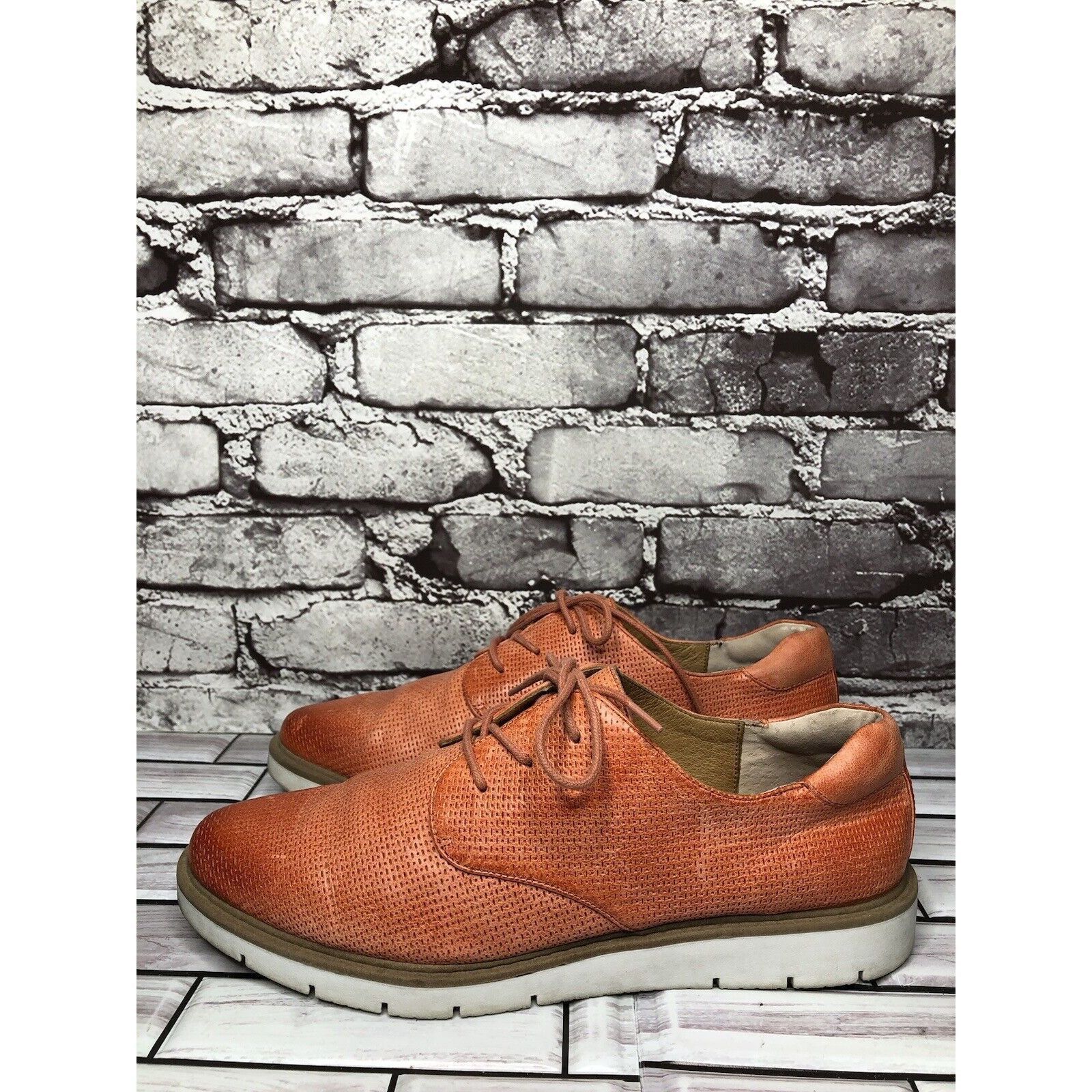 Other Sofft Coral Leather Perforated Oxfords Lace Up Casual Shoes Size US 10 / IT 40 - 1 Thumbnail