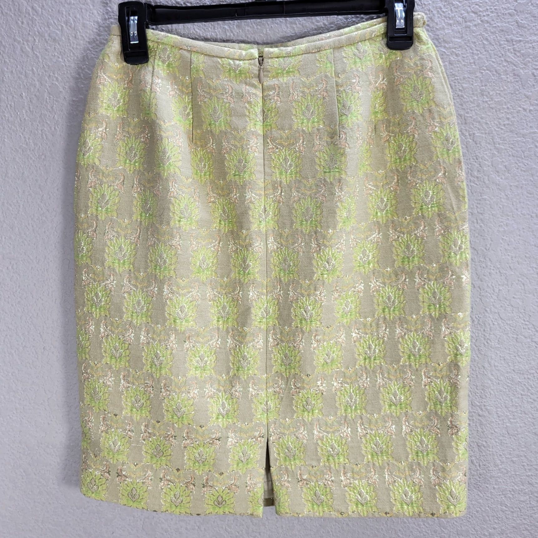 Vintage Lafayette 148 NY Gold Green Brocade Metallic Pencil Skirt Sz 2 Floral Embossed Knee Length Womens Clean Condition Size 26" / US 2 / IT 38 - 4 Thumbnail