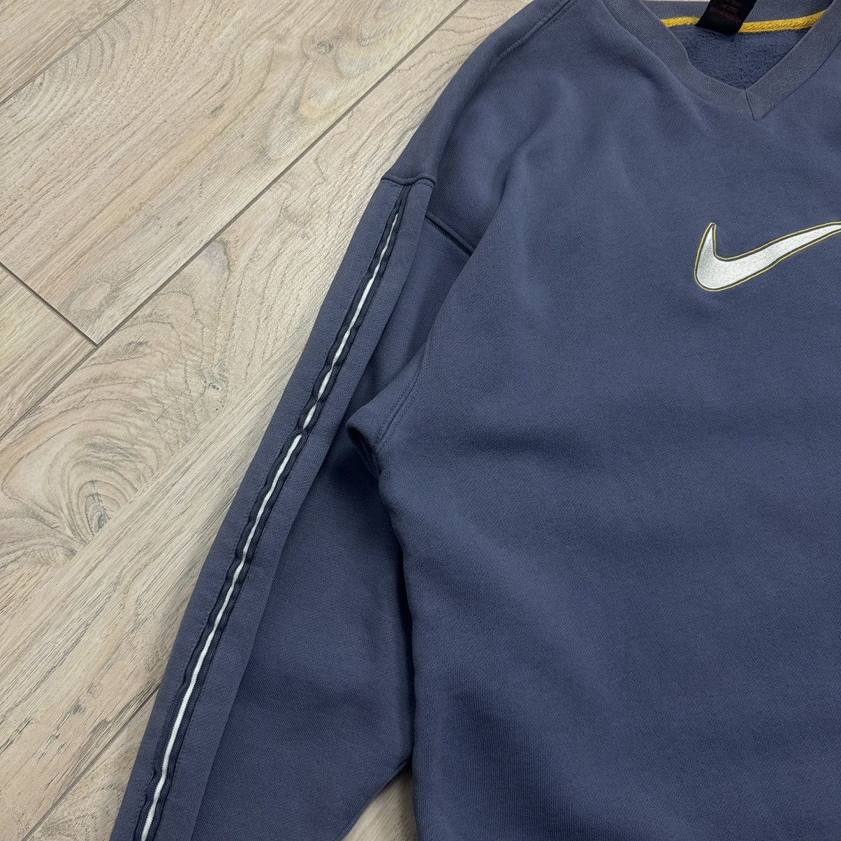 Nike Vintage Nike Y2K Drill Big Swoosh Pale Purple Crewneck Size US L / EU 52-54 / 3 - 8 Thumbnail