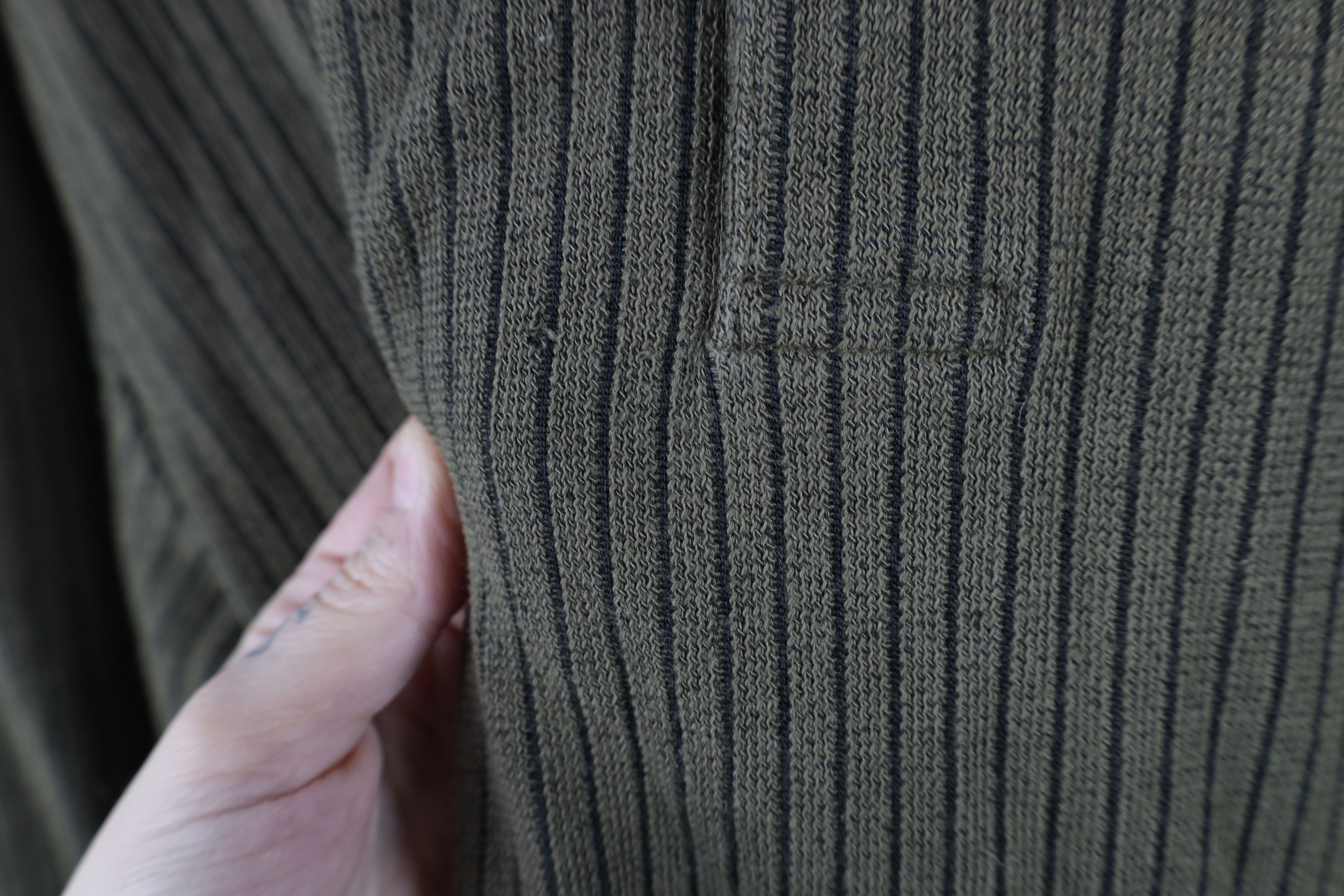 Vintage Vintage 90s Streetwear Ribbed Knit Pullover Polo Shirt Size US L / EU 52-54 / 3 - 7 Thumbnail
