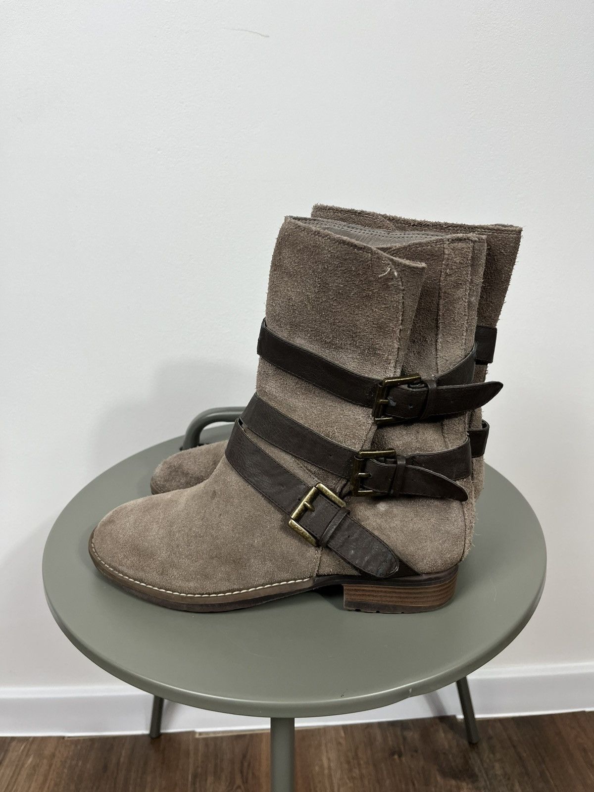 Other Vintage suede ankle boots brown straps and buckles size 39 Size US 8.5 / IT 38.5 - 6 Thumbnail