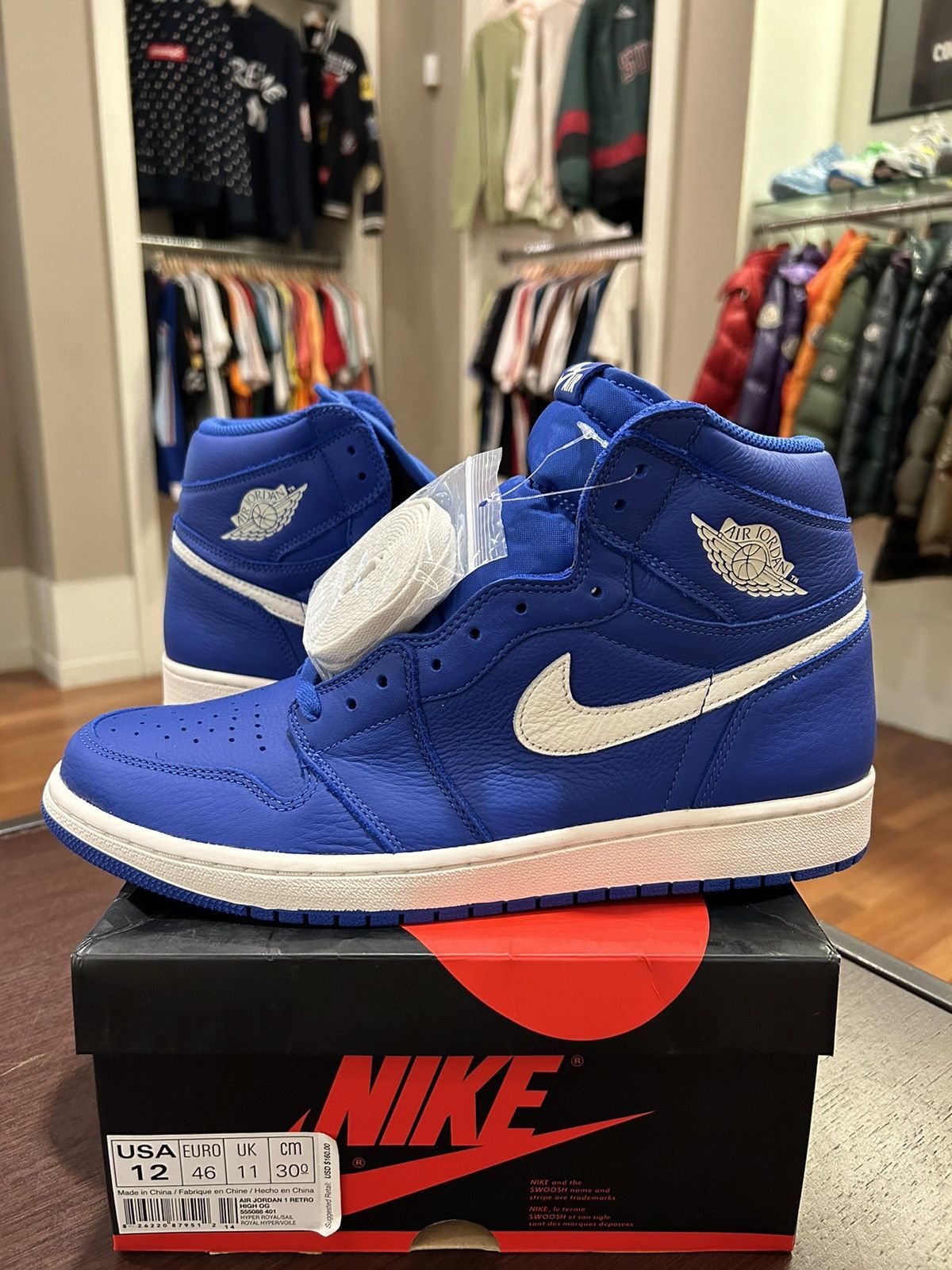 Jordan Brand Jordan 1 Retro High Hyper Royal Size US 12 / EU 45 - 1 Thumbnail