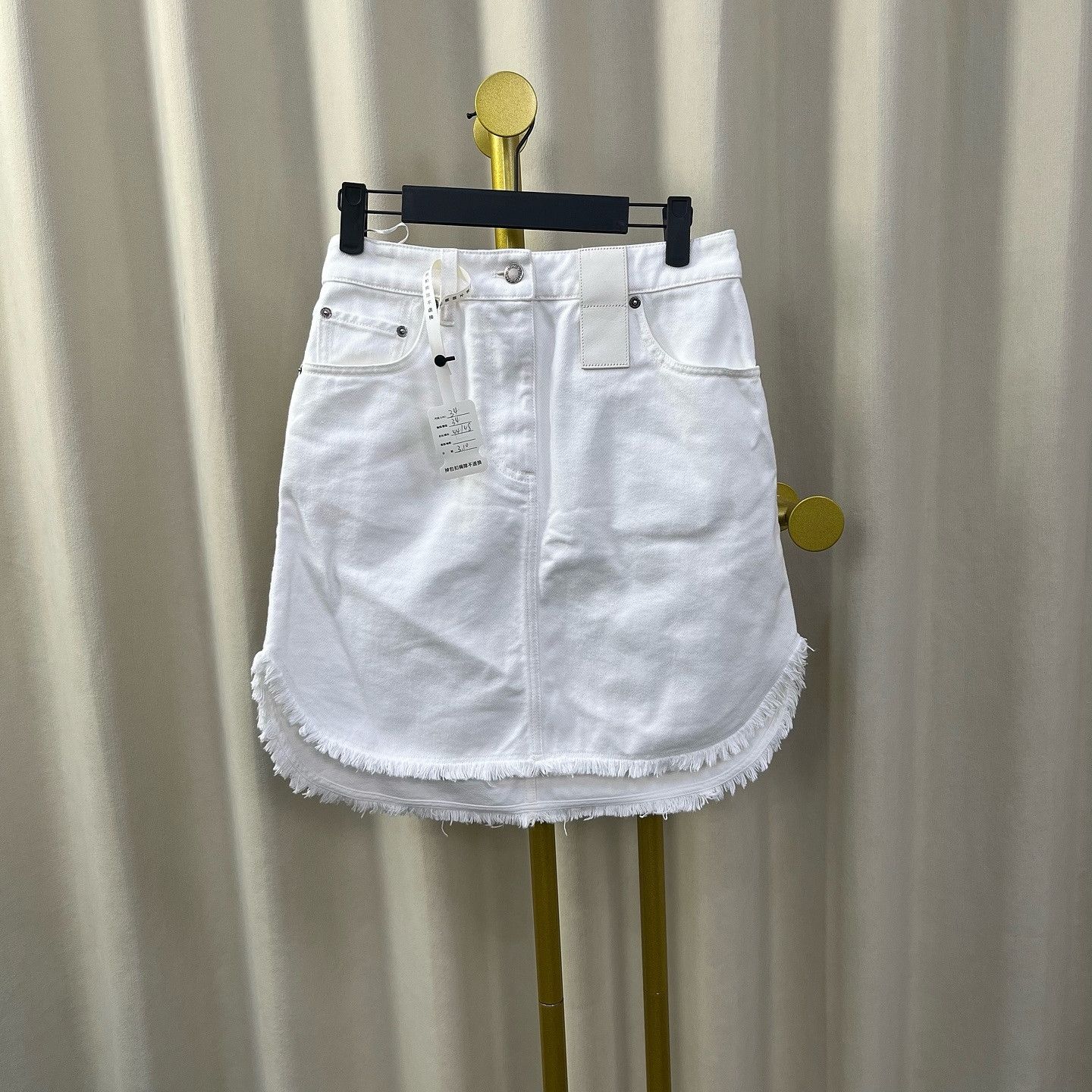 Louis Vuitton Louis Vuitton Frayed Hem Denim Mini Skirt Size 34 Size 25" / US 0 / IT 36 - 1 Thumbnail
