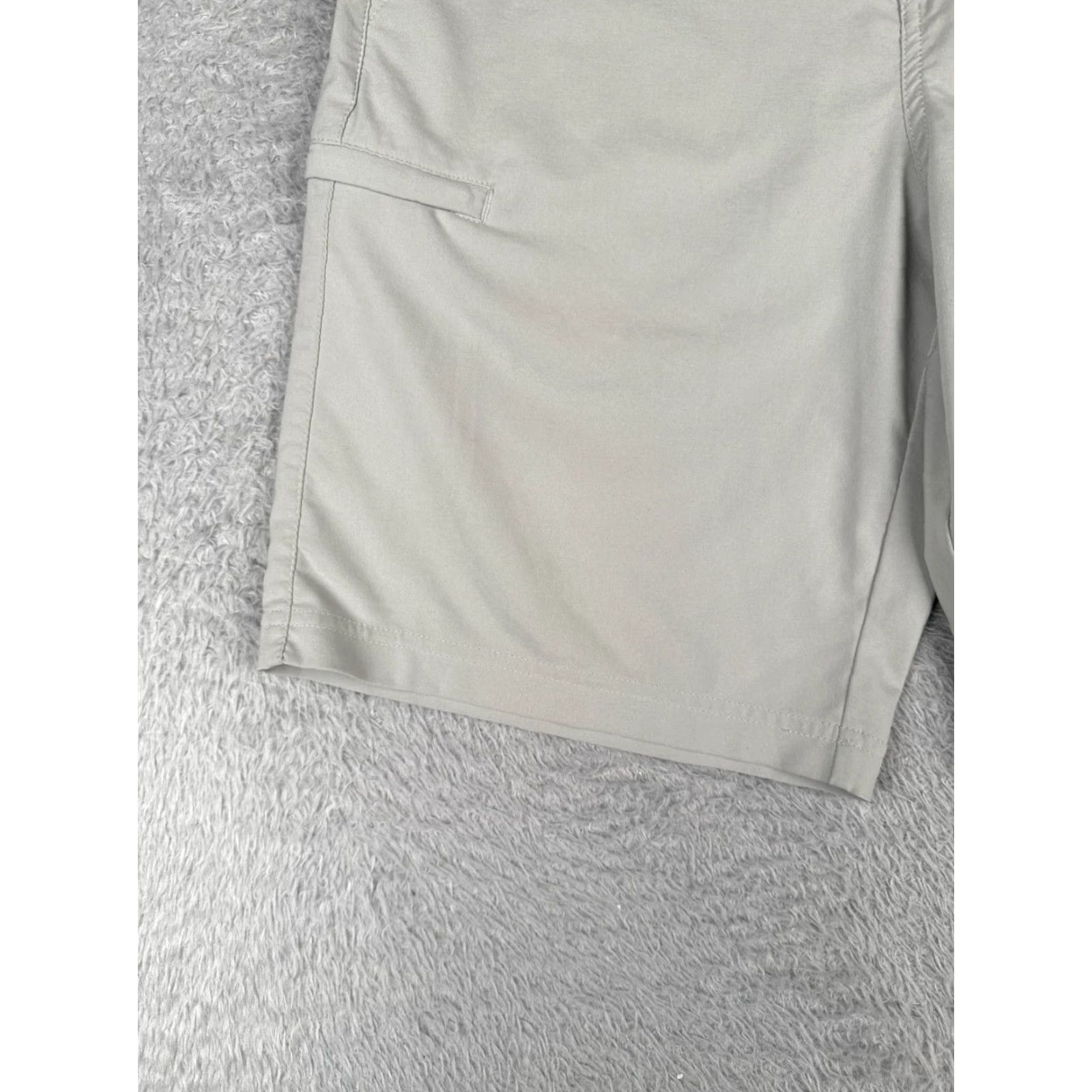 Vintage Columbia Men Shorts 30 Gray Beige Chino Polyester Linen PFG Golf Boating Fishing 30x10 Regular Elastic Waist Flat Front Casual Men Size US 30 / EU 46 - 3 Thumbnail