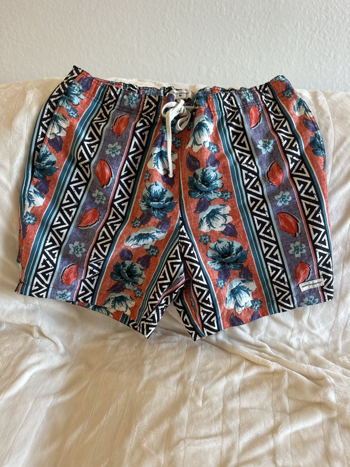 Urban Outfitters Urban Outfitters Colorful All Over Print Swimwear Shorts Size US 32 / EU 48 - 1 Thumbnail