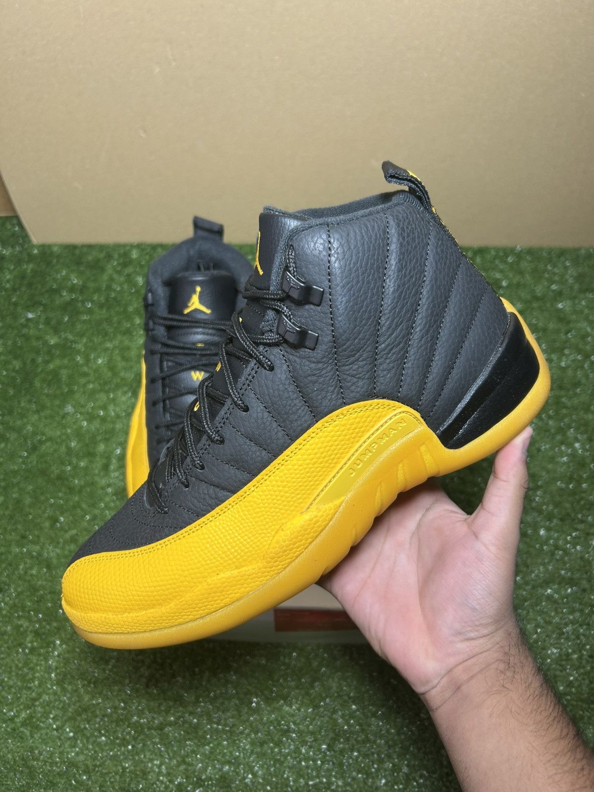 Jordan Brand Jordan 12 University Gold Size US 9 / EU 42 - 2 Thumbnail
