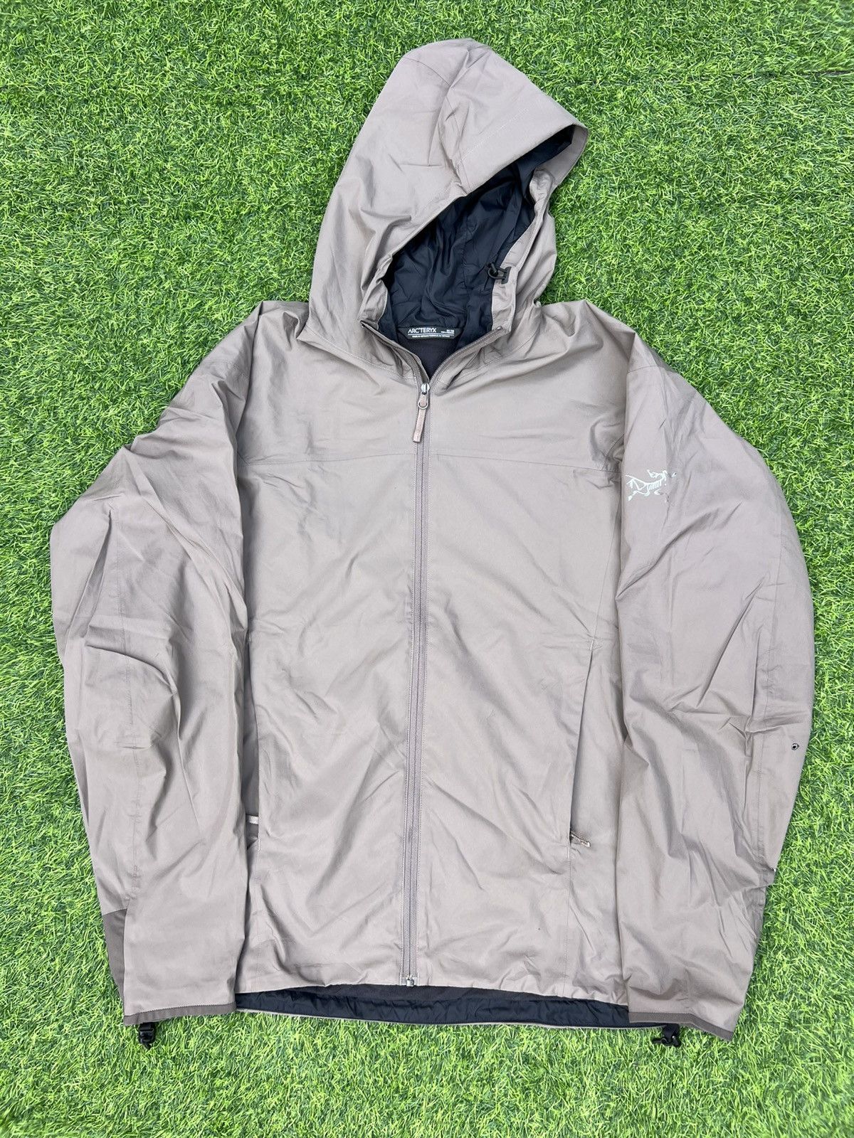 Arc'teryx Arc'teryx Solano Hoody-GORE-TEX INFINIUM–Moonshadow/Dracaena Size US M / EU 48-50 / 2 - 3 Thumbnail