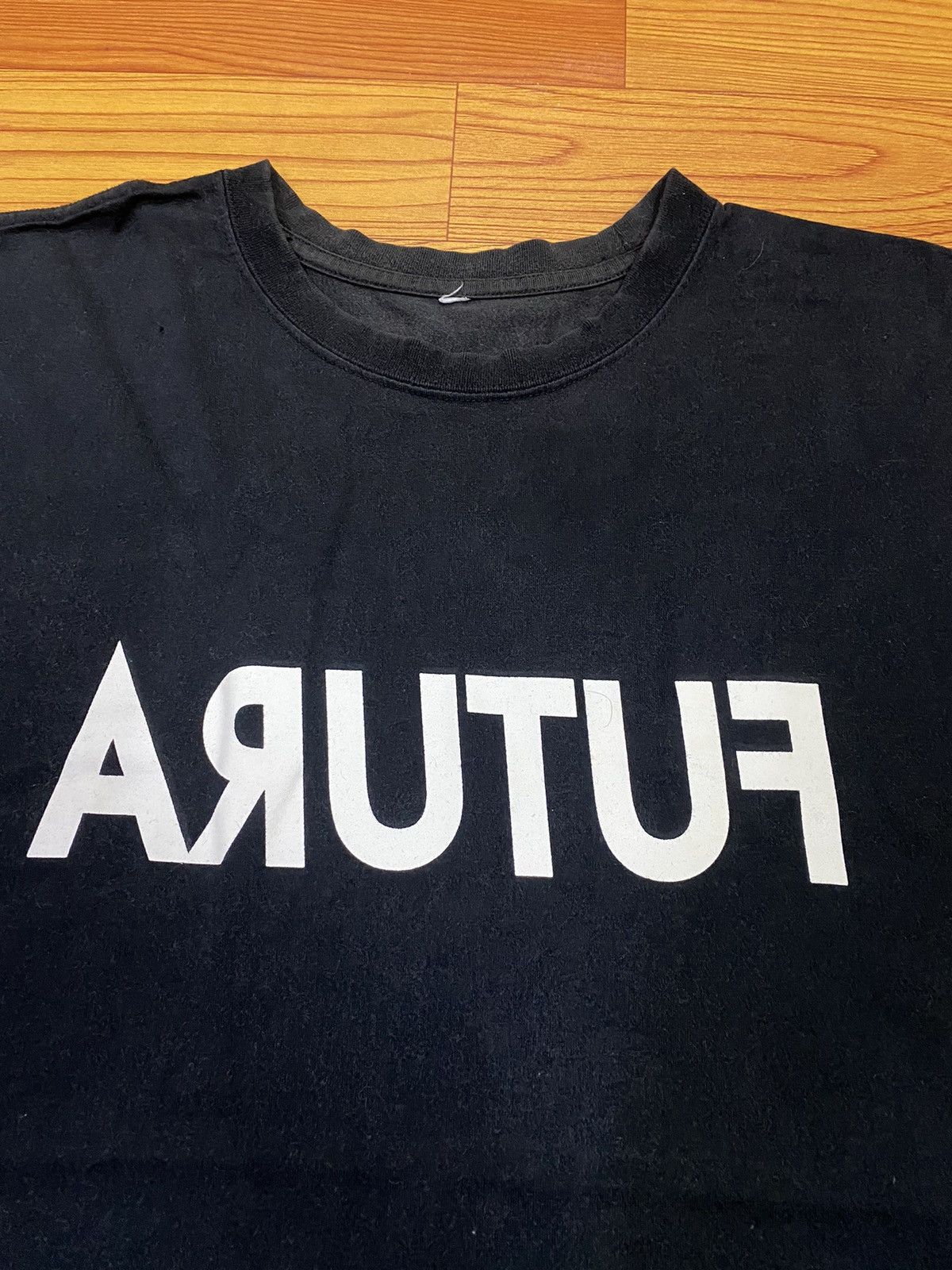 Futura × Japanese Brand Futura Spell Out x Uniqlo Tee Size US M / EU 48-50 / 2 - 2 Thumbnail